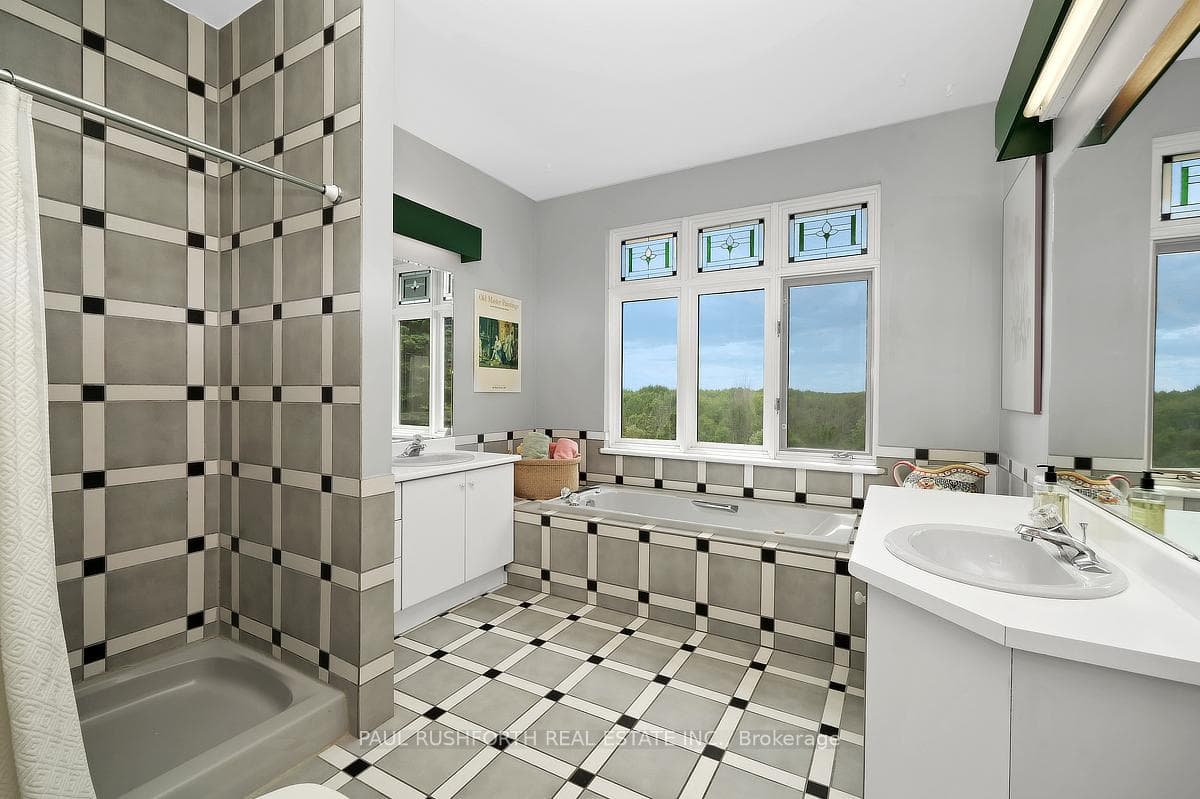 5 Piece Ensuite-Primary Bedroom