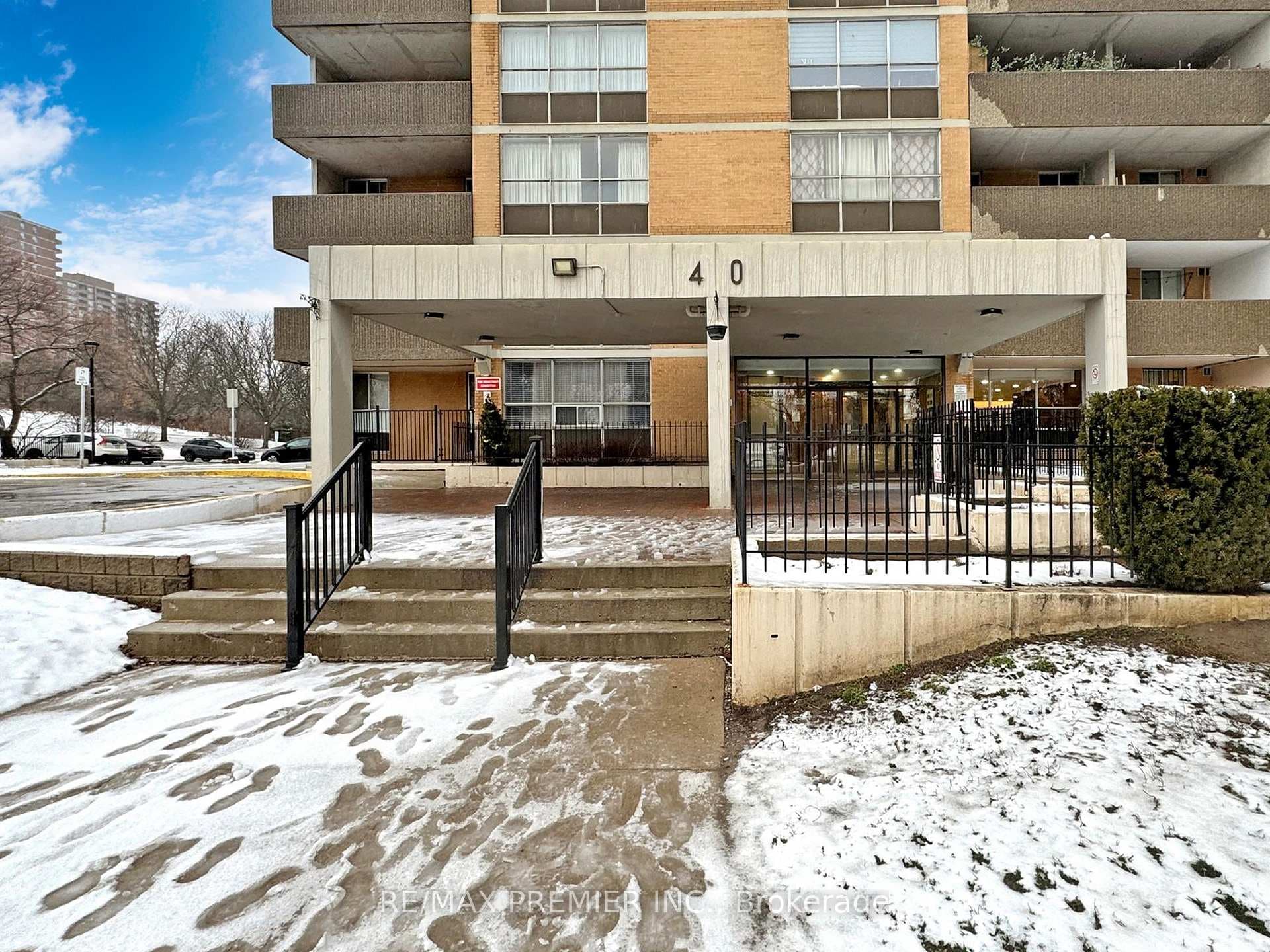 40 Panorama Court Unit 1611 photo 3