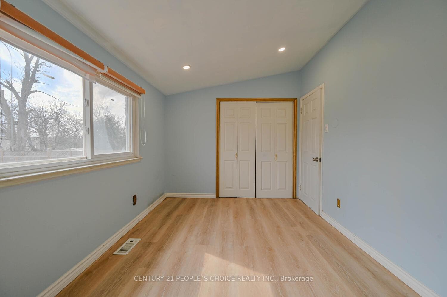 11 Checker Court photo 26