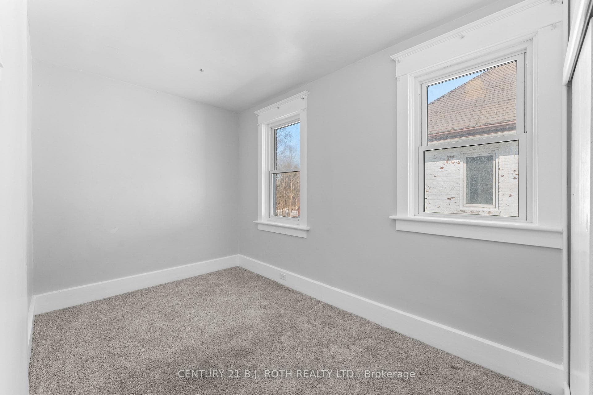 414 ELIZABETH Street photo 18