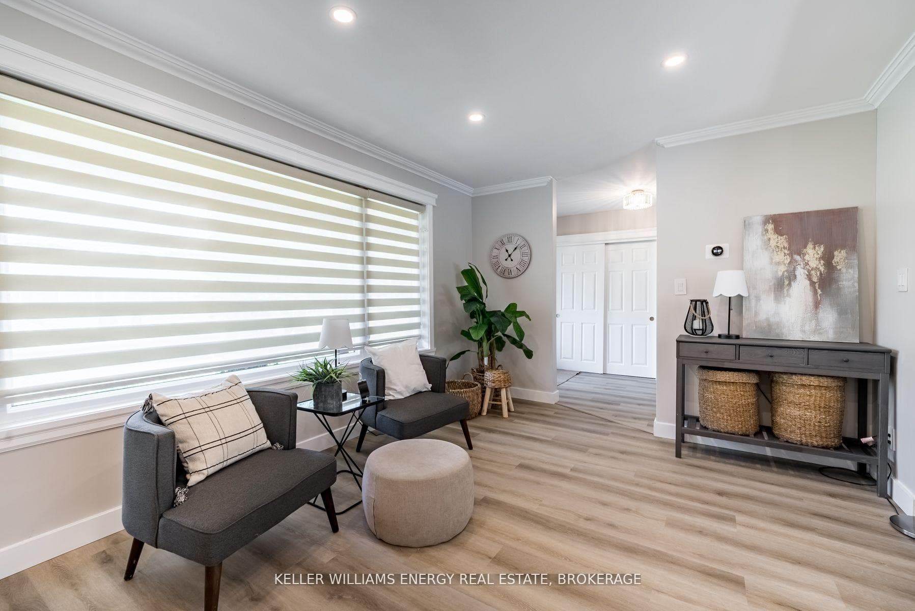 851 Swiss Heights photo 17