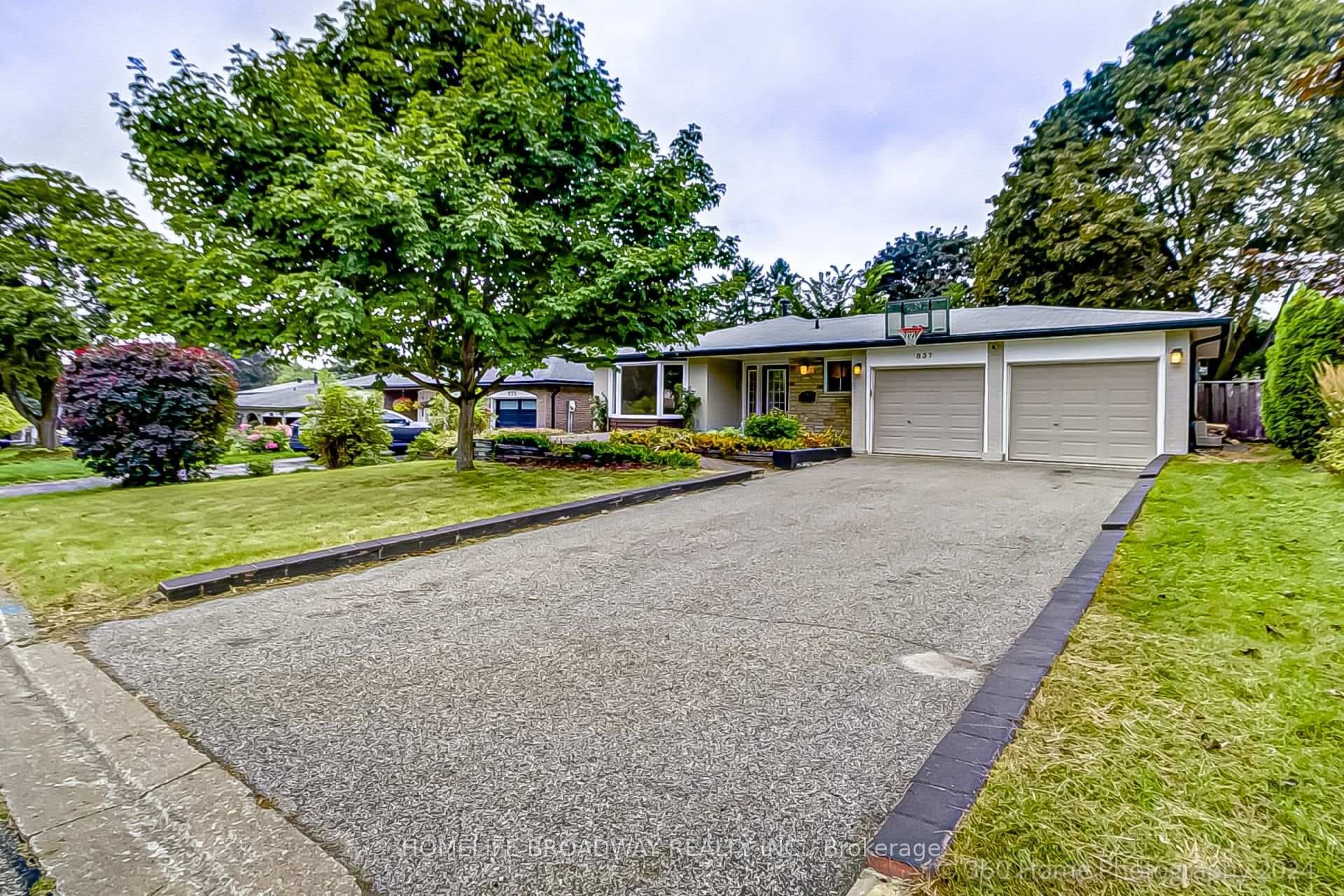 837 Three Seasons Drive photo 1
