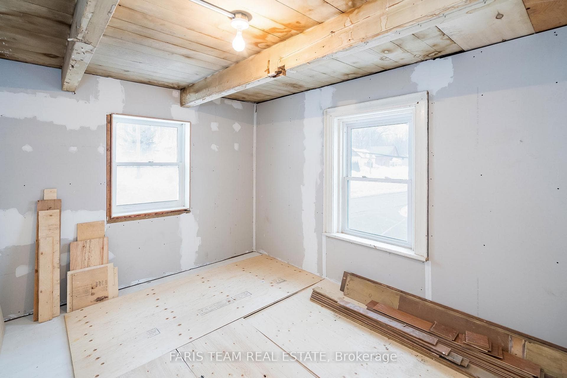 61 Robert Street photo 16