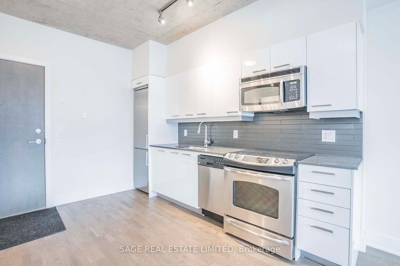 90 Trinity Street Unit 305 photo 11