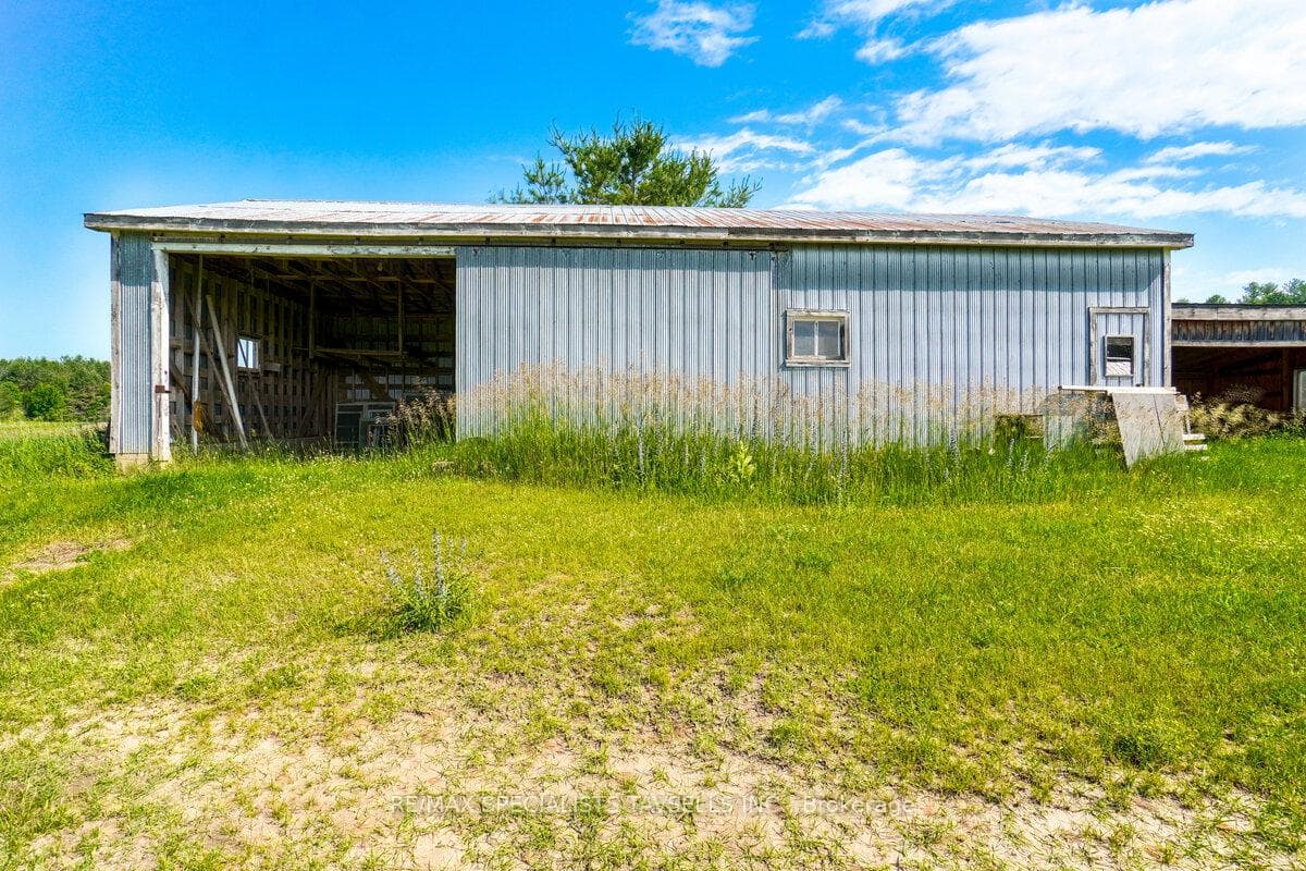 938198 Airport Road photo 34