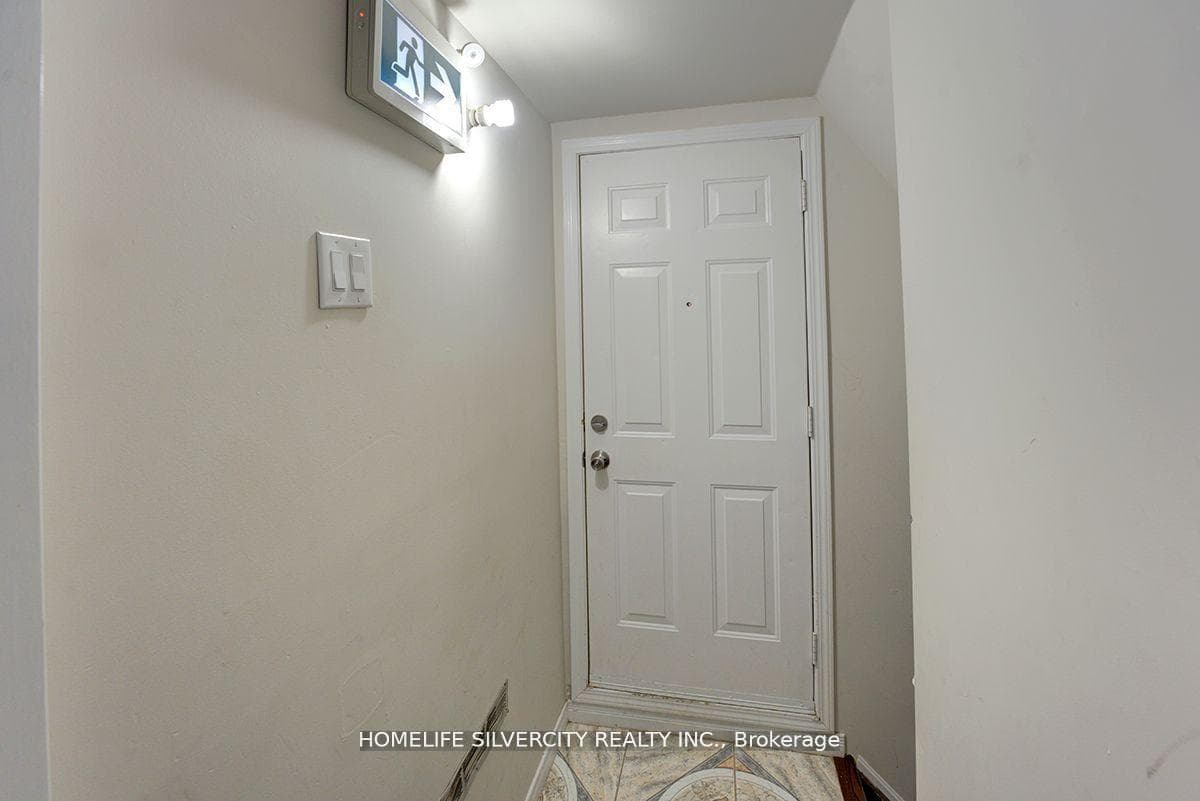 55 Cobblehill Crescent Unit BSMT photo 12
