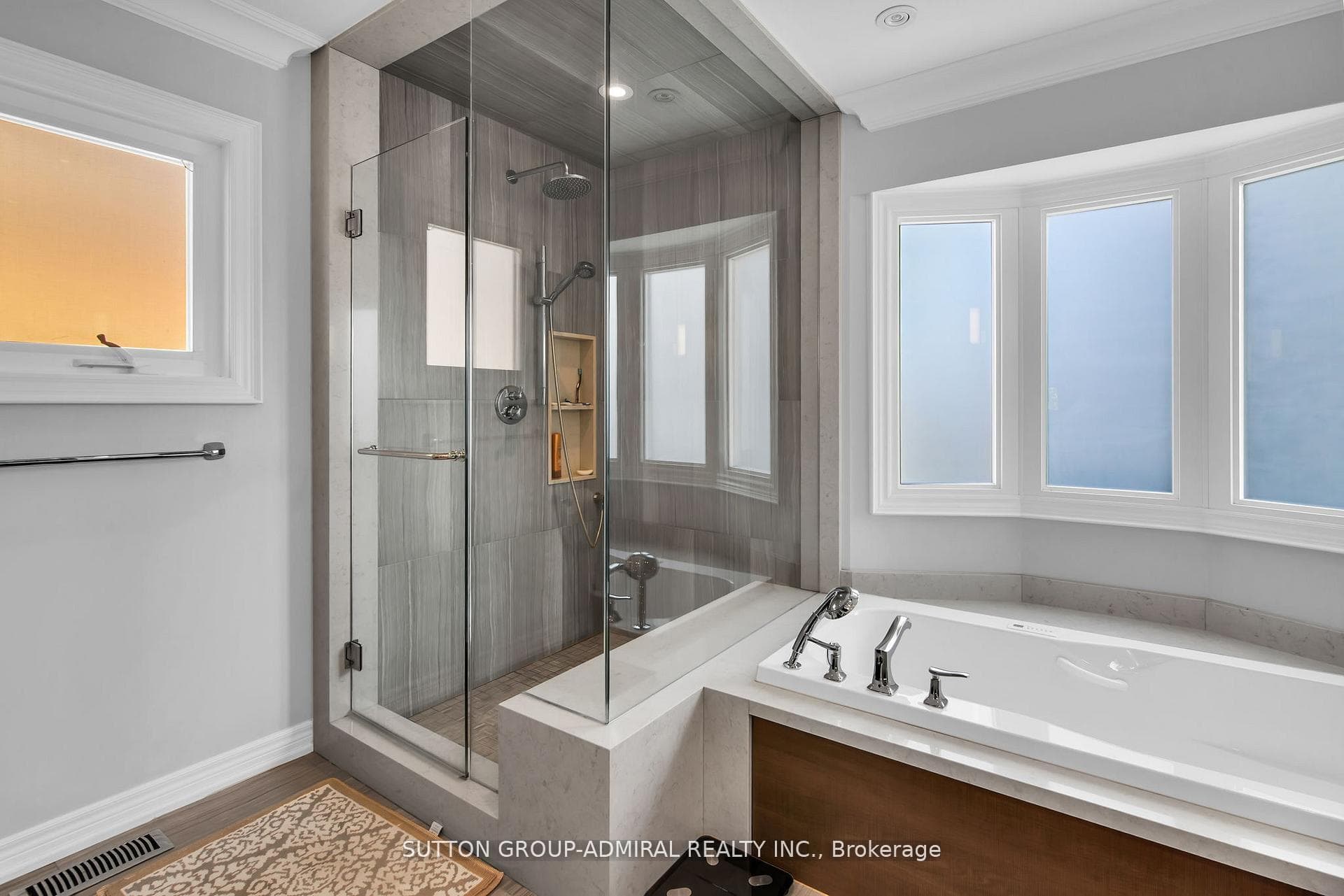 25 Grenadier Crescent photo 21