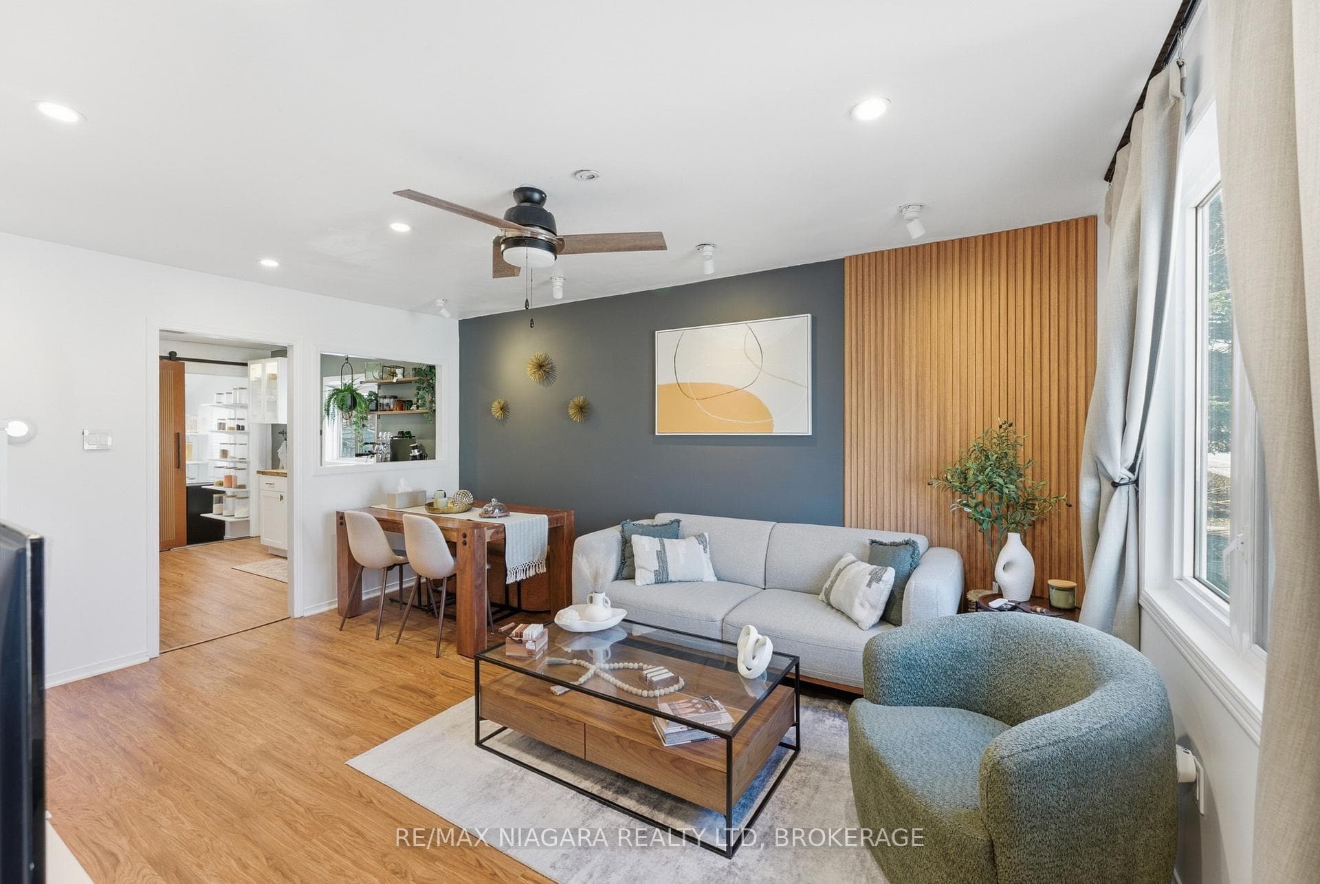 412 Welland Avenue photo 3