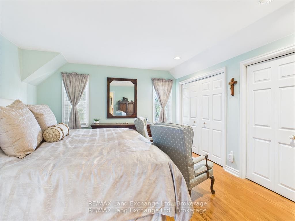 4 Eastwood Crescent photo 13