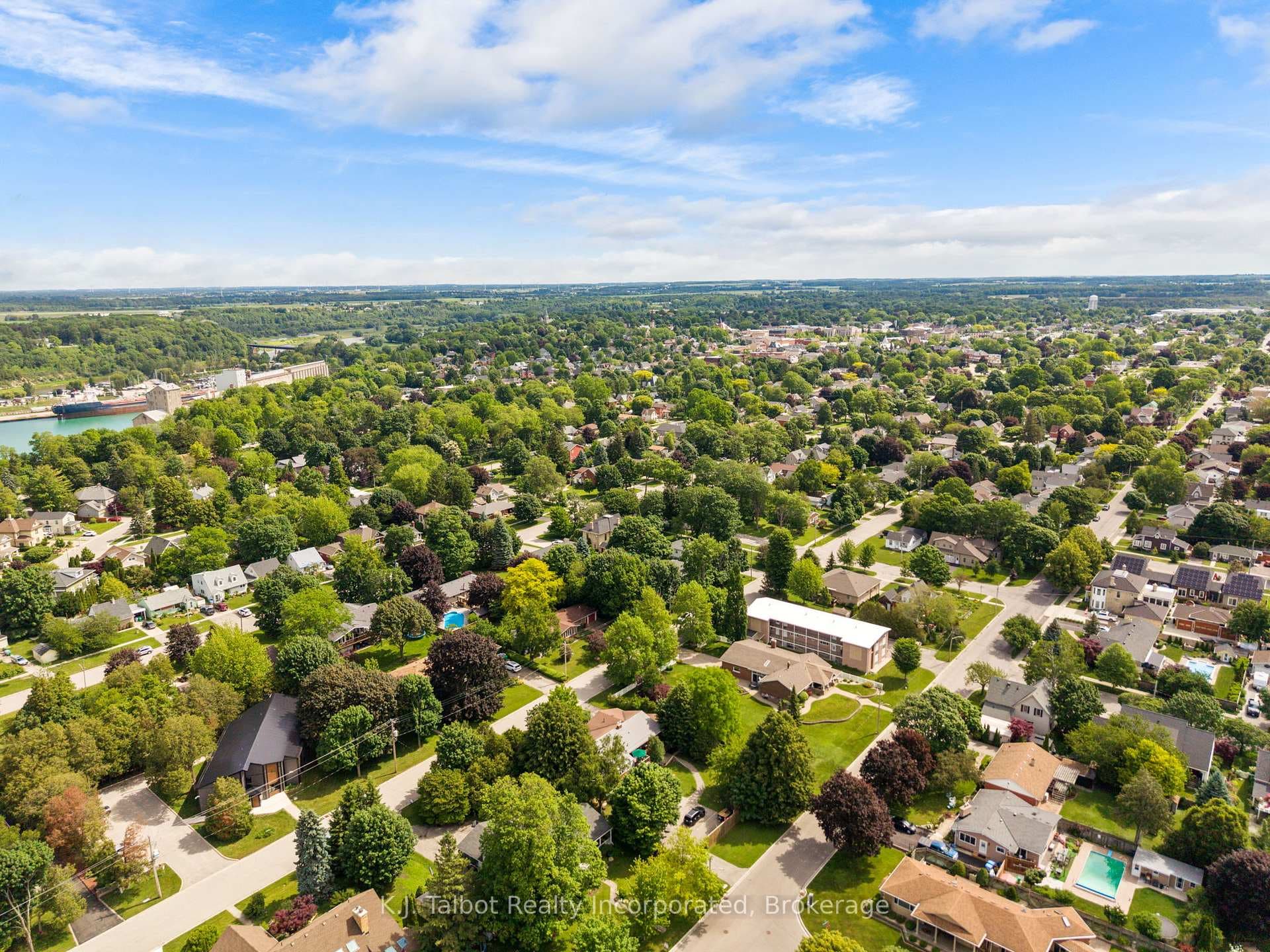 232 Picton Street photo 46