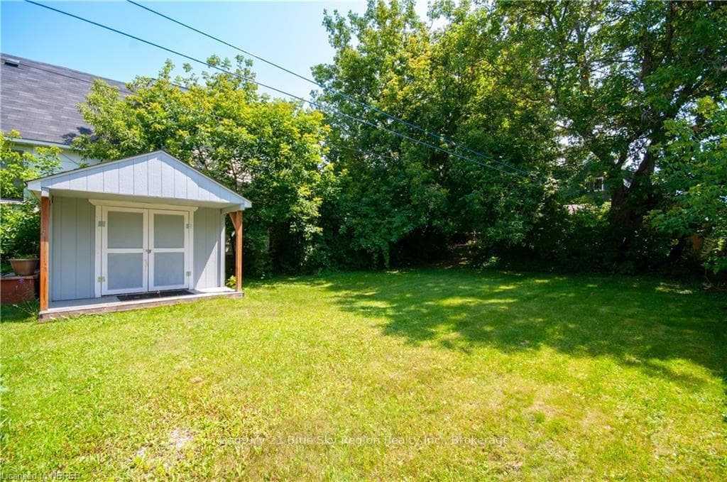 1069 REGINA Street photo 13