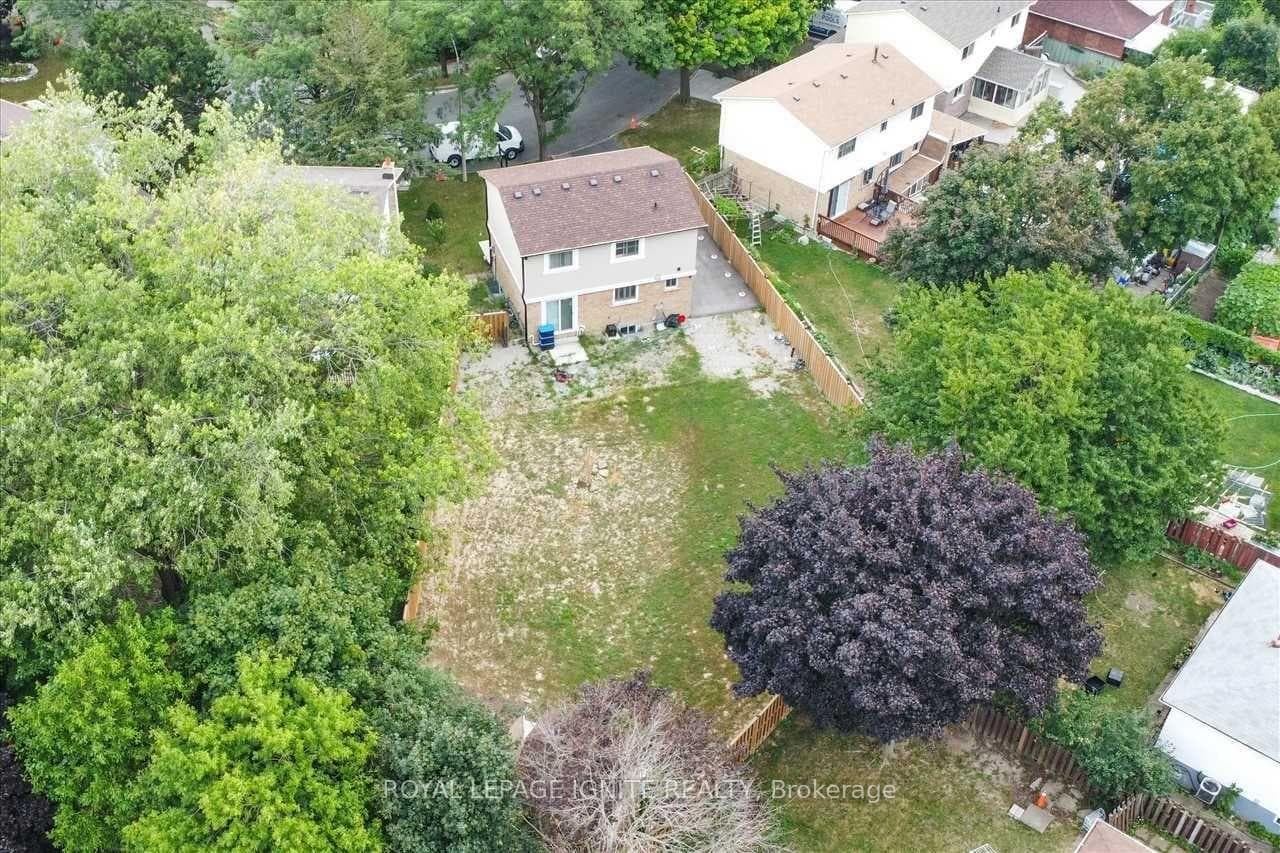 111 Dunsfold Drive photo 27