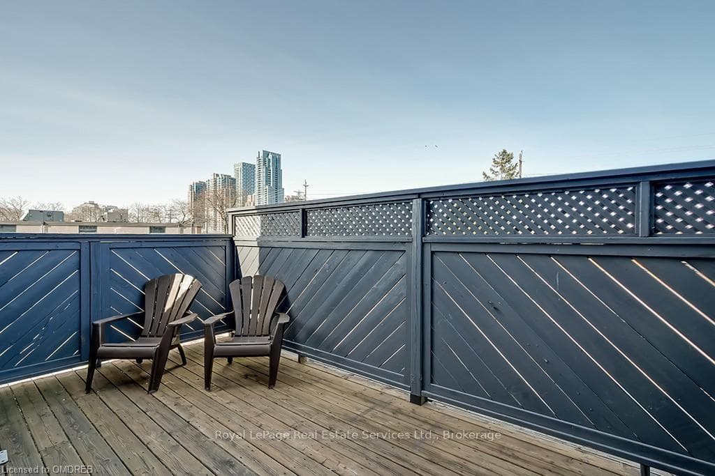 270 VAN DUSEN Boulevard Unit 1 photo 9