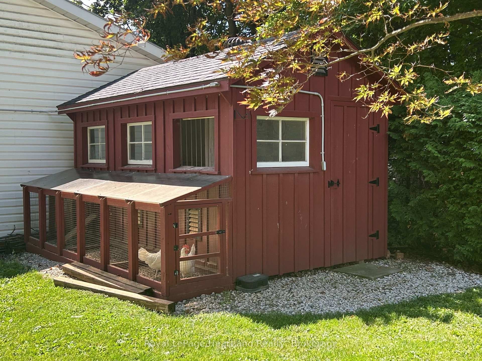 118 ISAAC Street photo 30