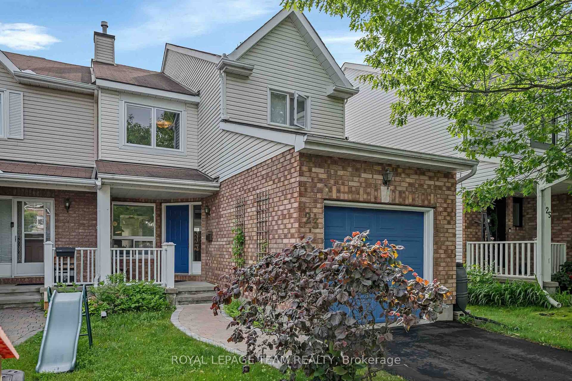 23 Roblyn Way photo 1