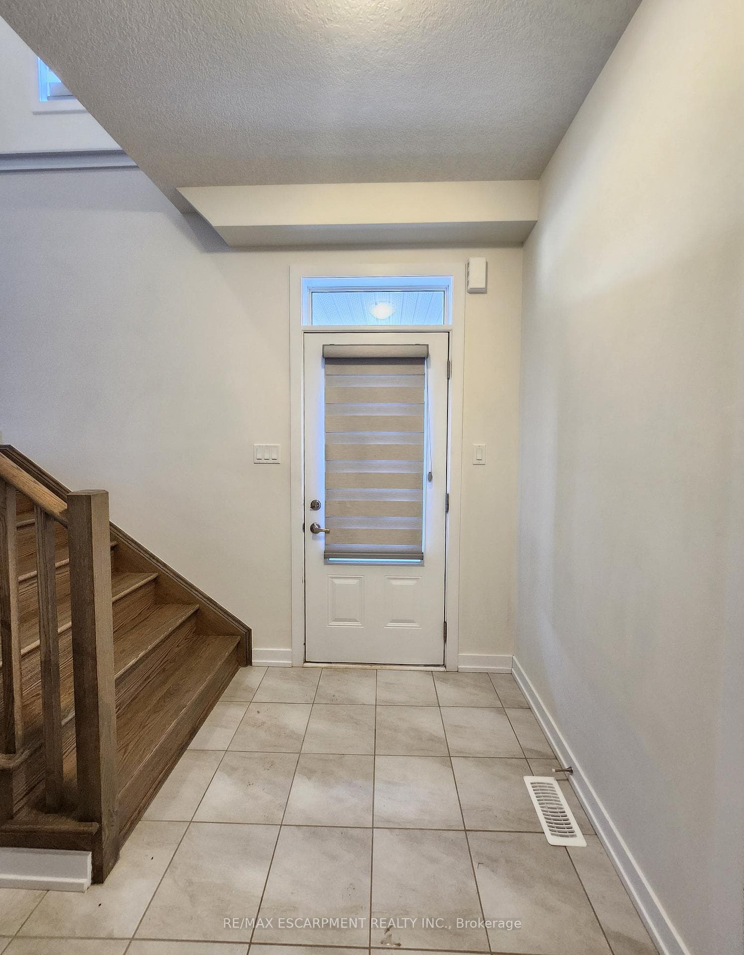 173 Wilmot Road photo 3