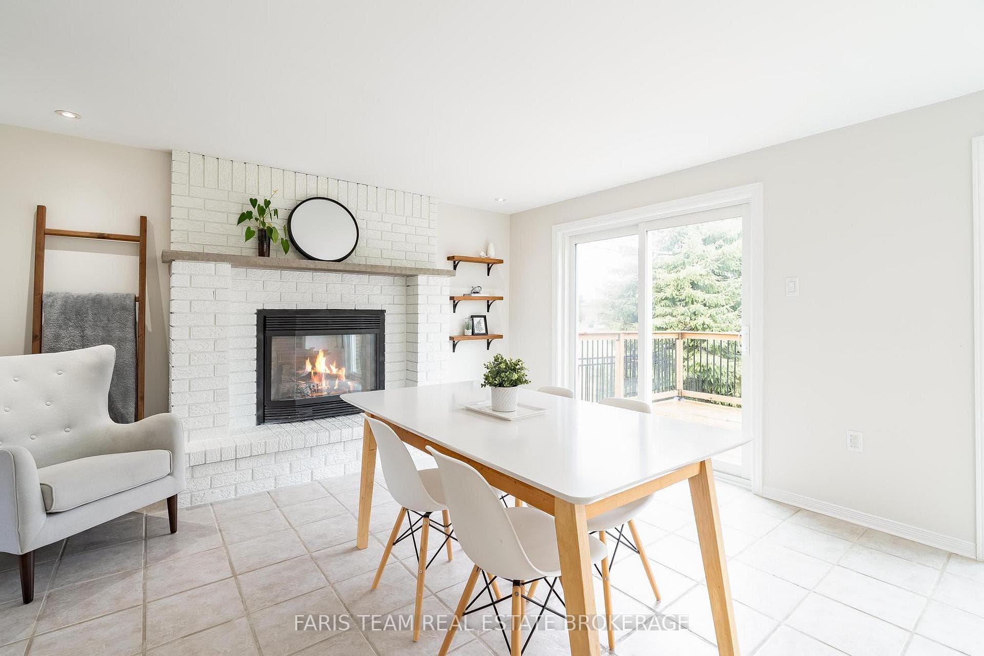 409 Anne Street photo 11