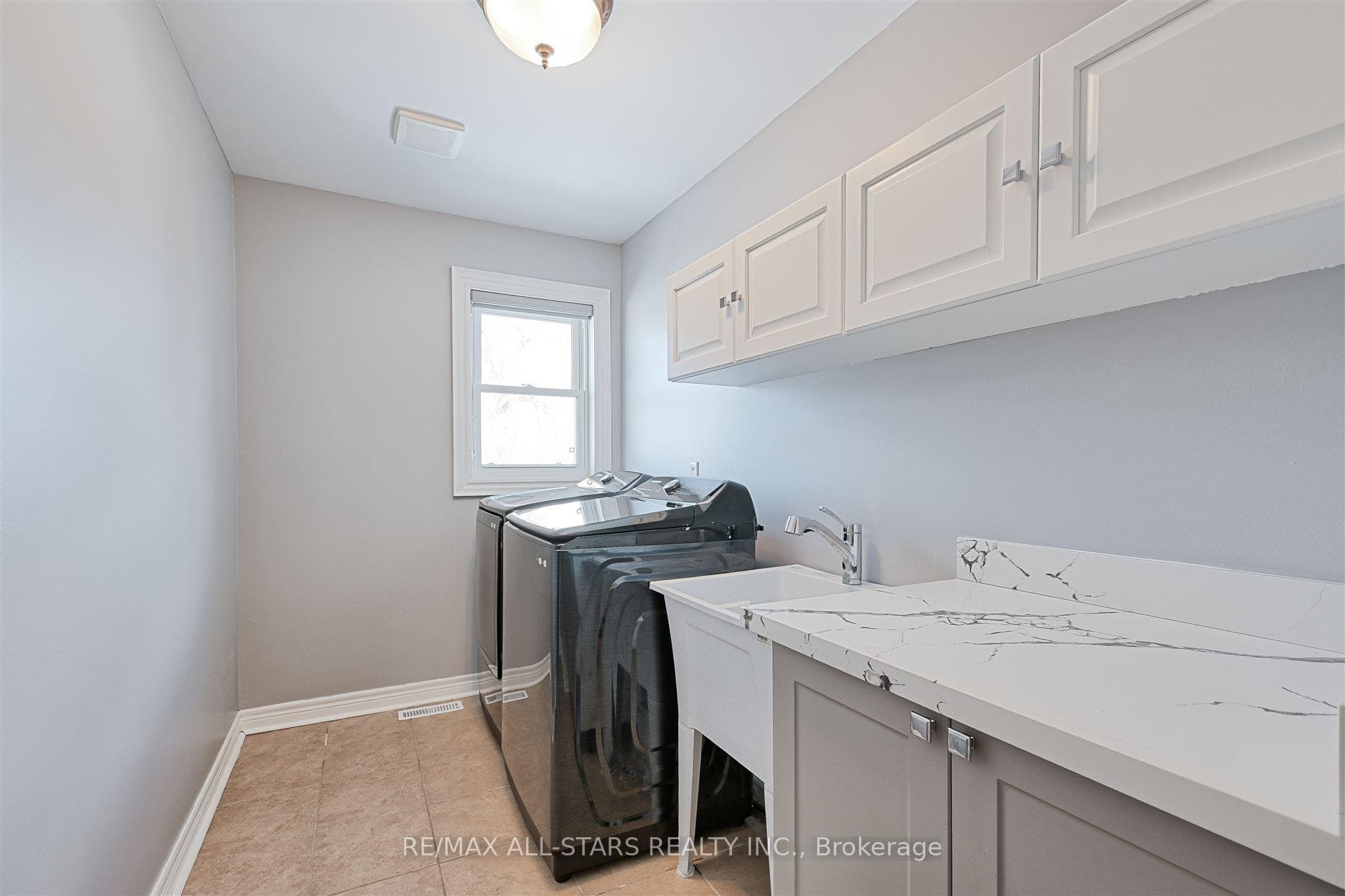 55 Nelkydd Lane photo 18