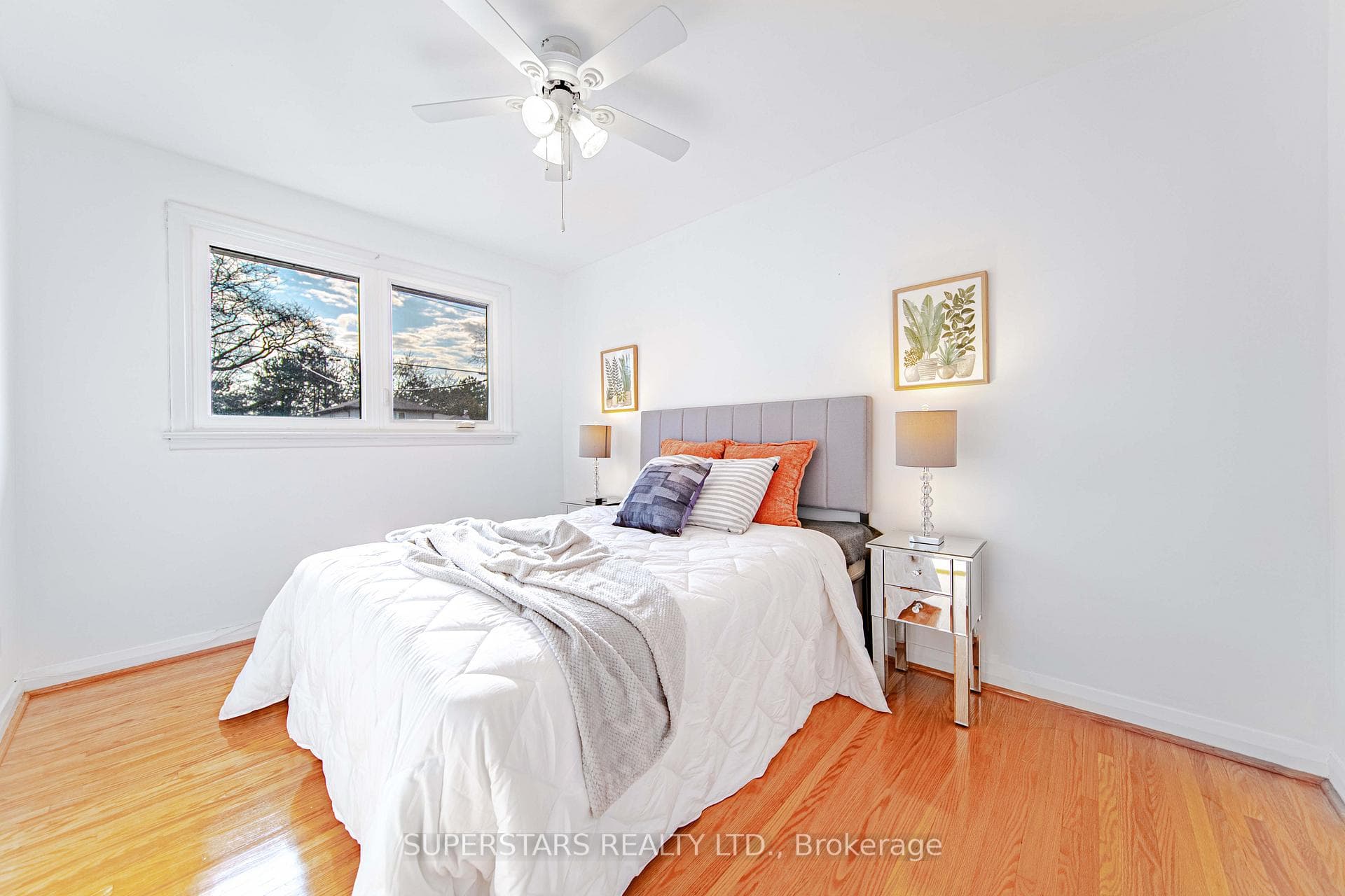 2 Royal Doulton Drive photo 15