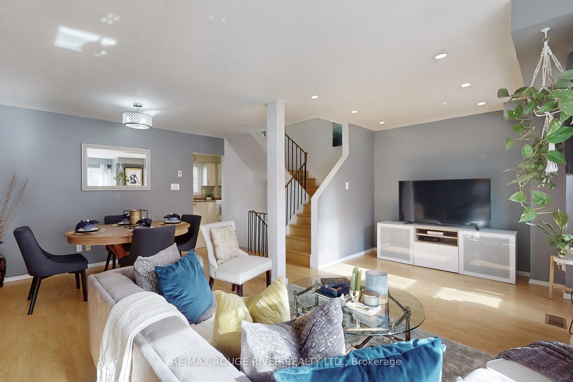 2359 Birchmount Road Unit 20 photo 10