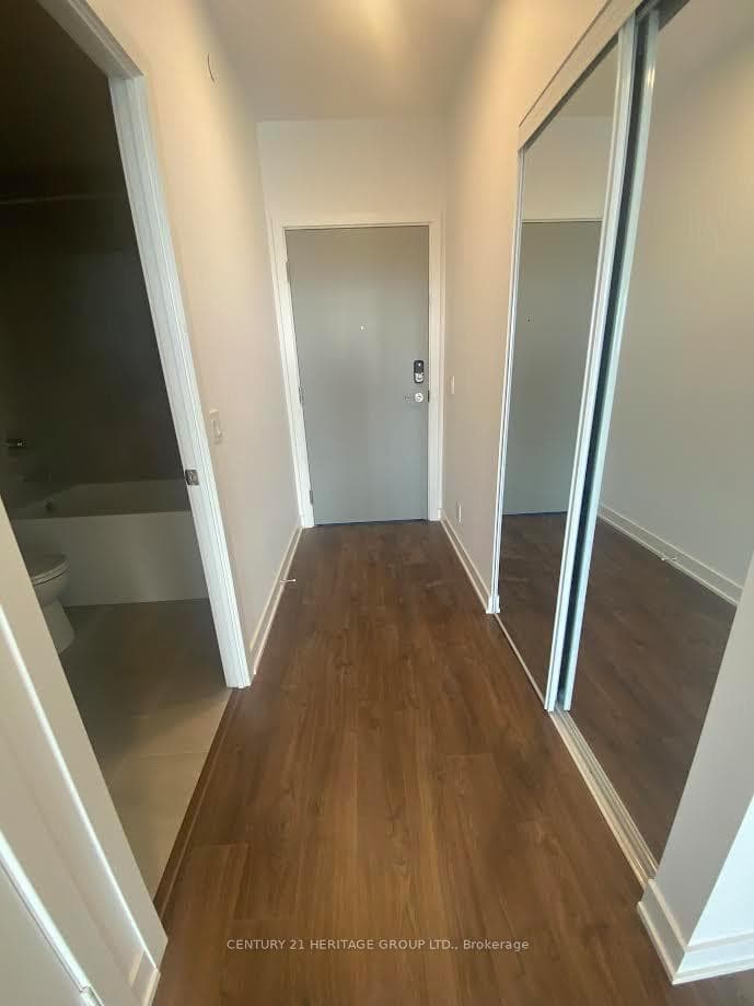 30 Upper Mall Way Unit 615 photo 4
