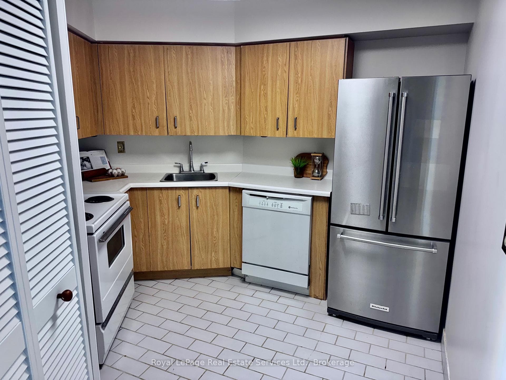 260 Queens Quay Unit 1704 photo 17