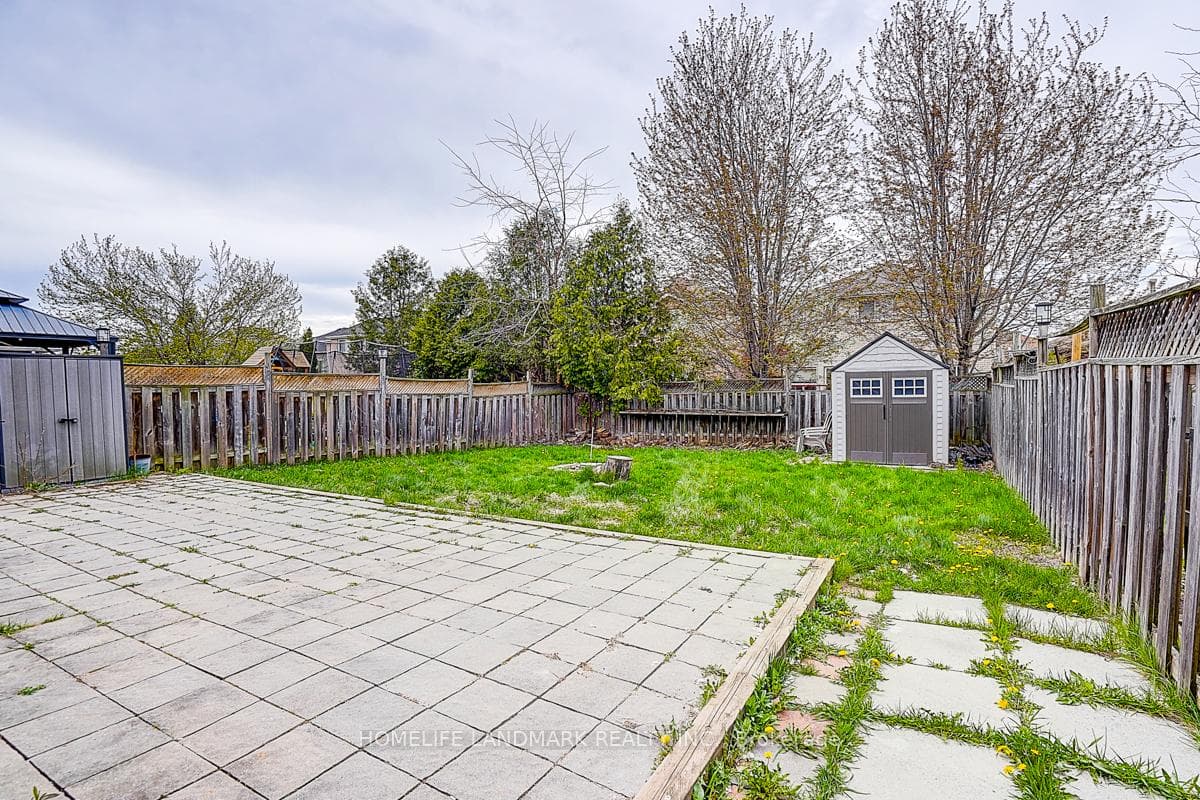 20 Joseph Crescent photo 29
