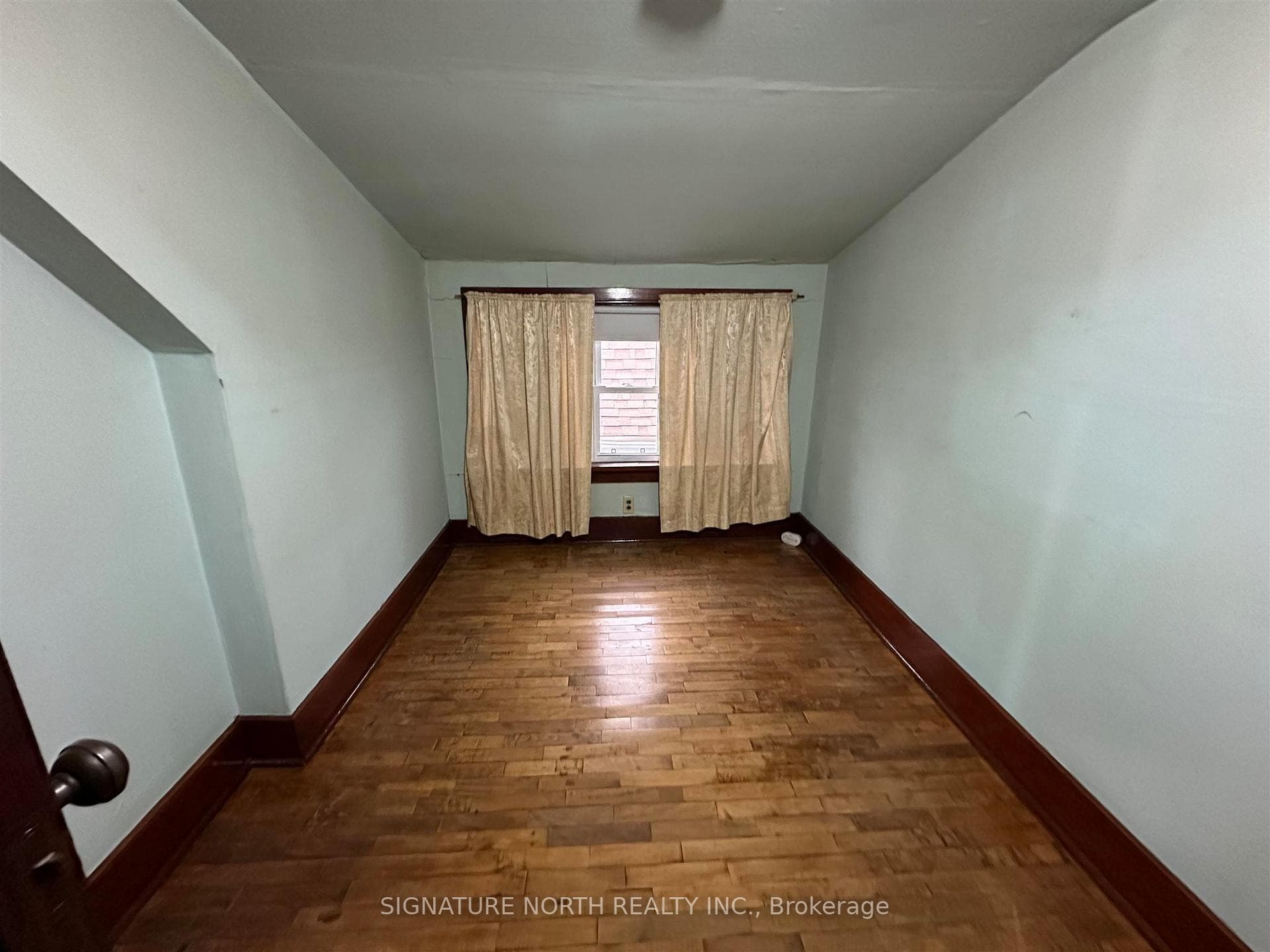 115 Brock St E photo 15