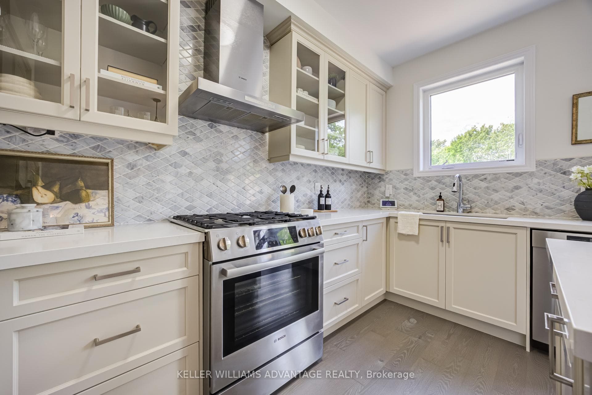46 Sutcliffe Drive photo 6