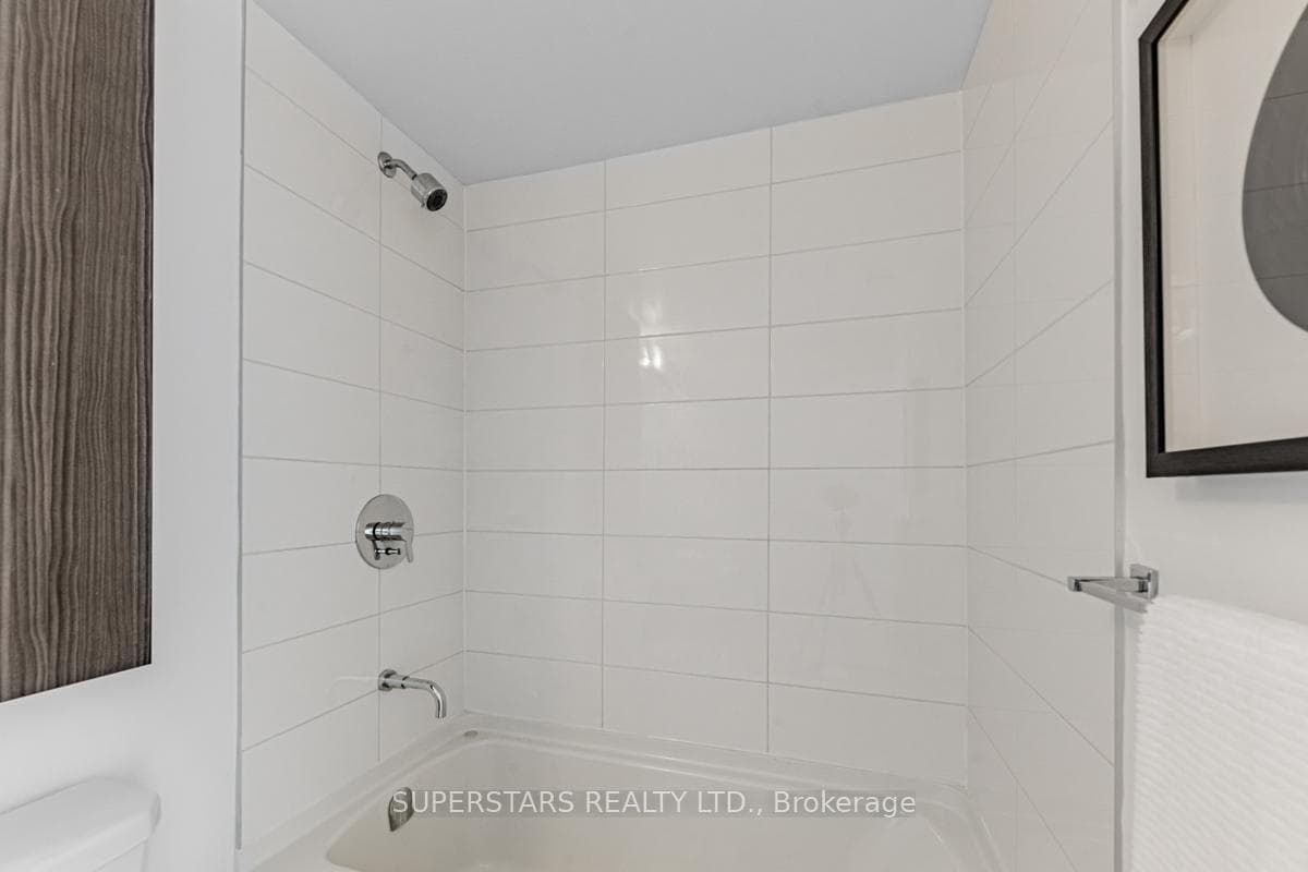 68 Shuter Street Unit 2502 photo 8