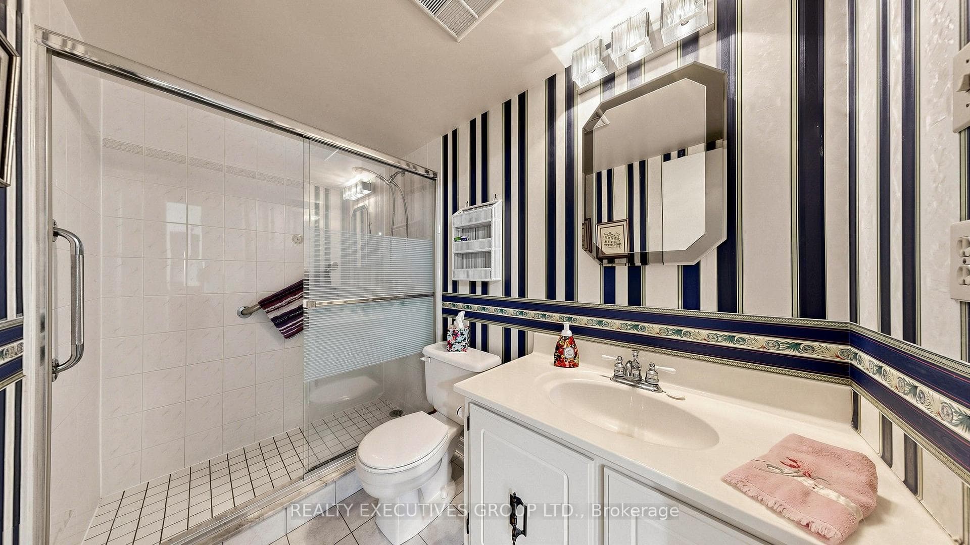 8111 Yonge Street Unit 206 photo 23