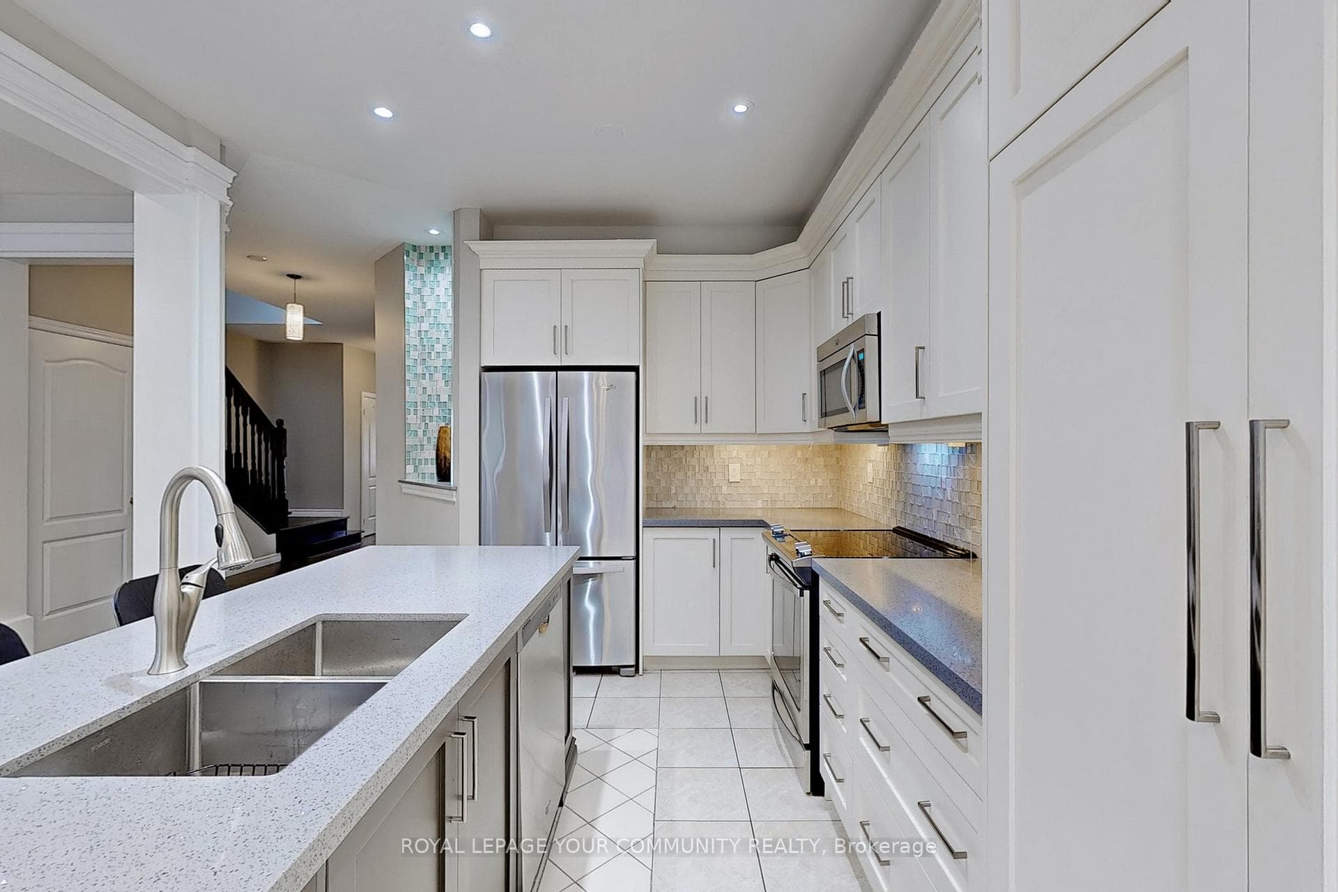 105 Bentoak Crescent photo 11