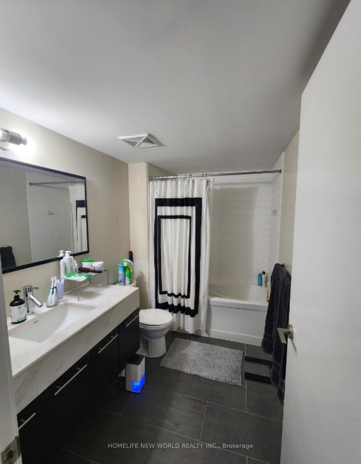 126 Simcoe Street Unit 501 photo 7