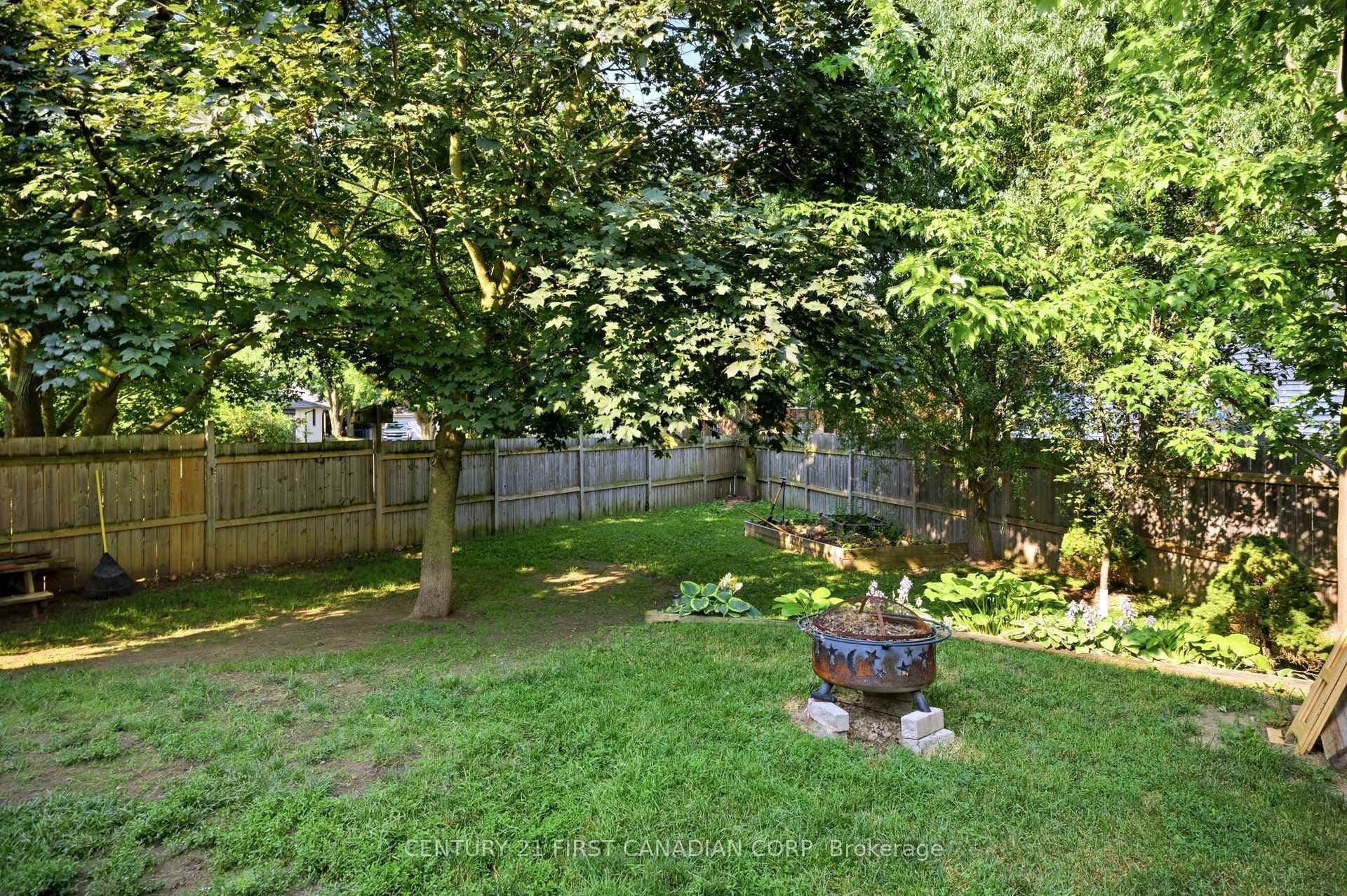 279 Oak Street photo 33