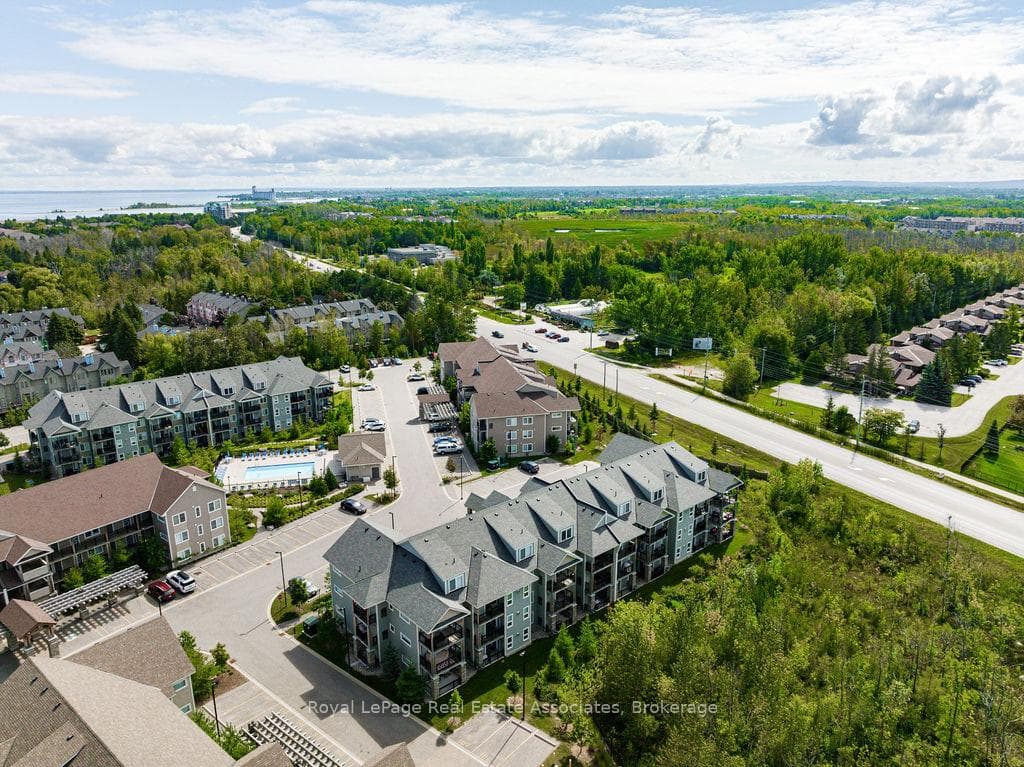 4 Anchorage Crescent Unit 302 photo 49