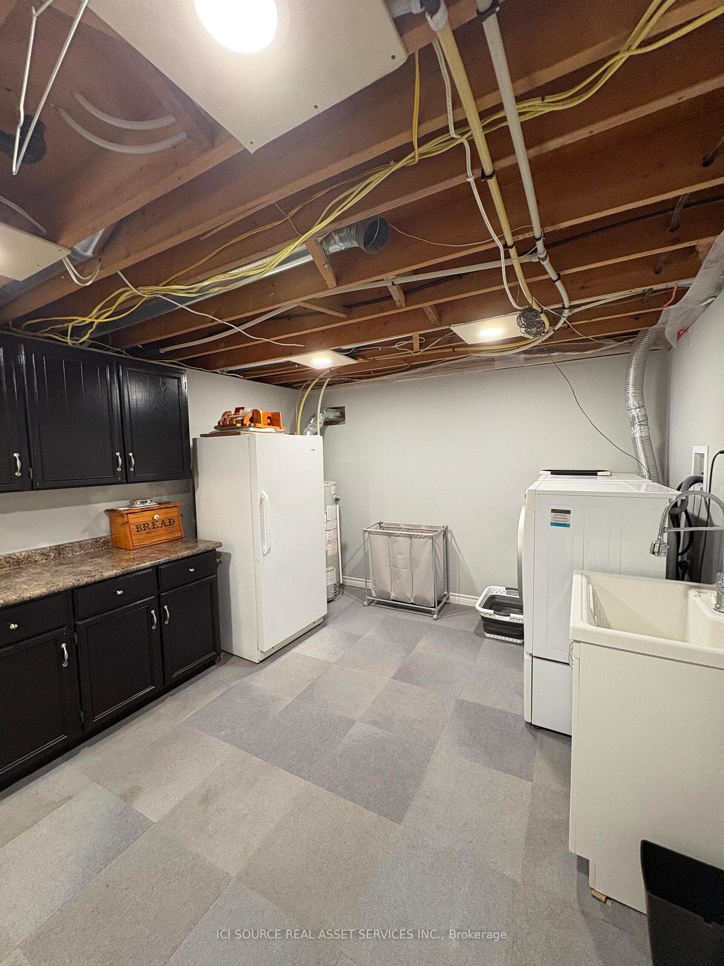 230 Minnie Street photo 30