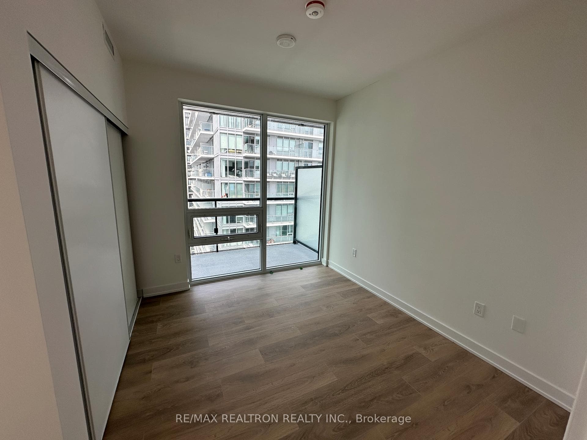 117 Broadway Avenue Unit 3202 photo 9