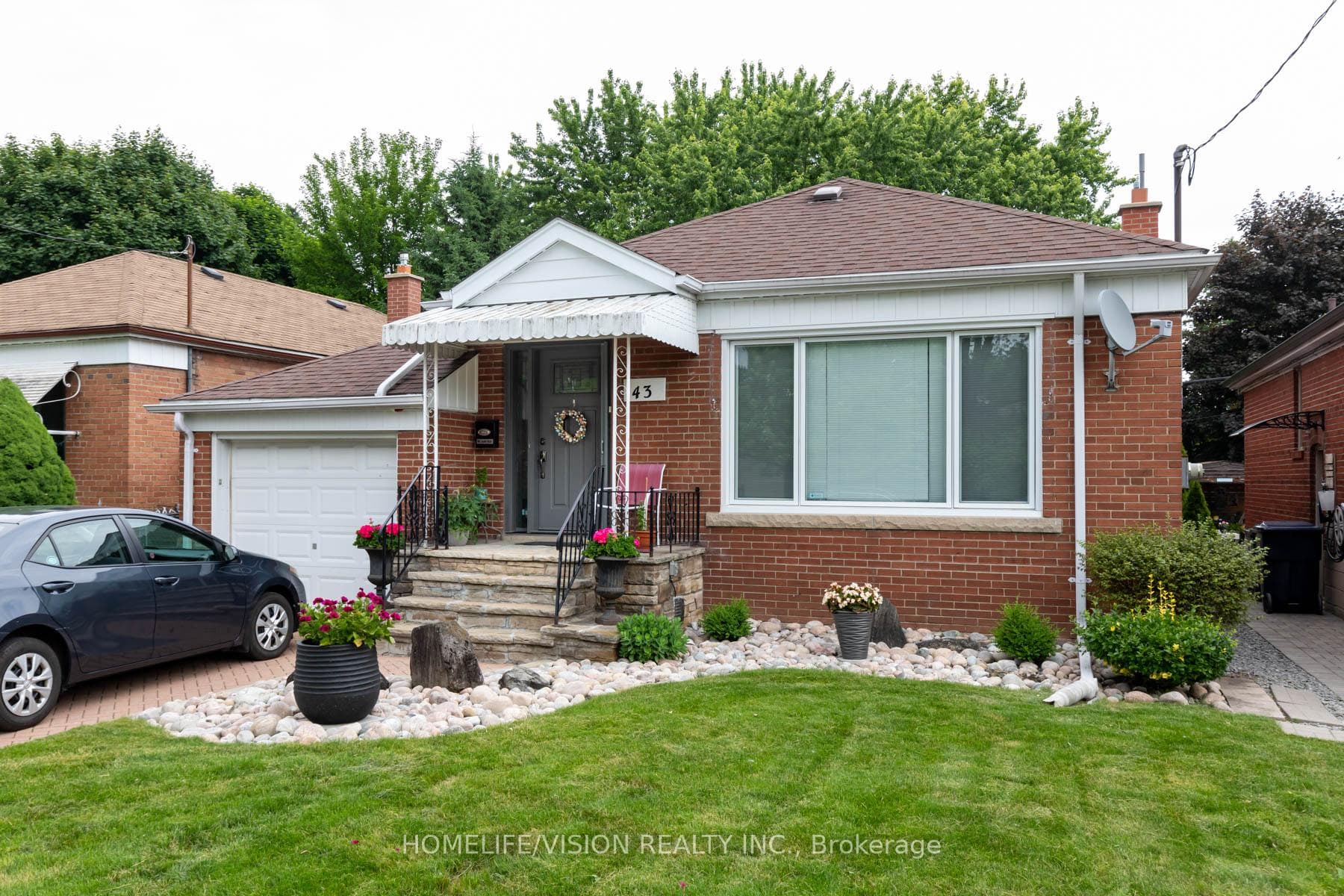 43 Martorino Drive photo 1