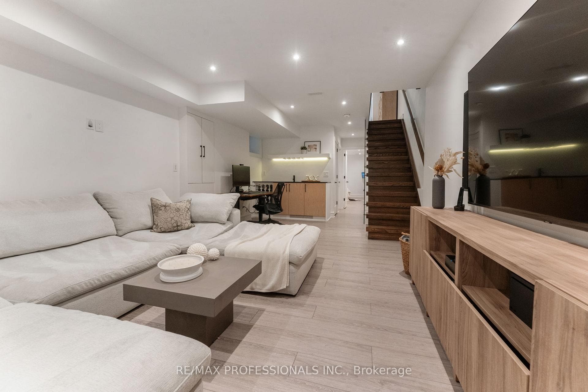 12 Mayfield Avenue photo 37