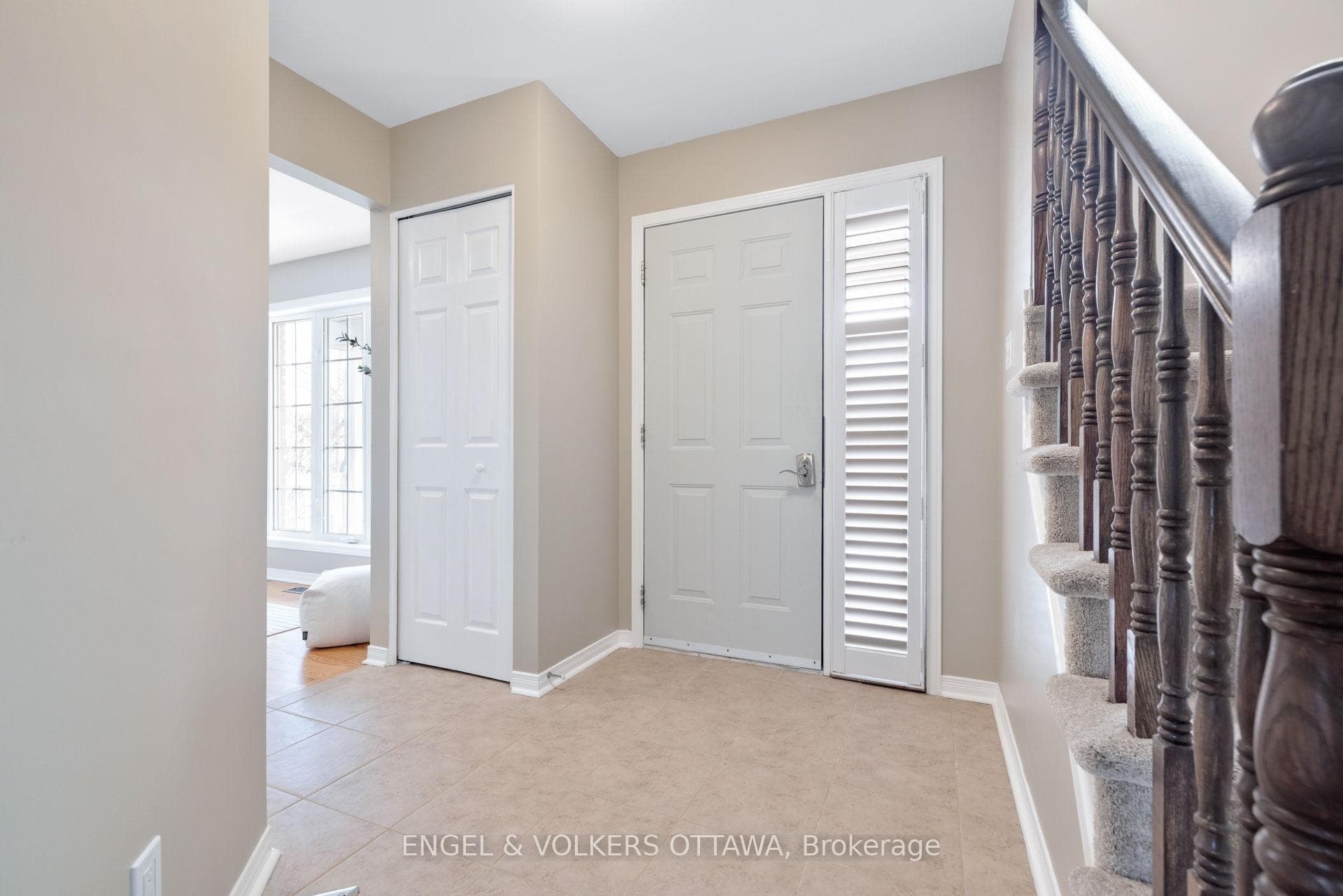 26 Carleton Cathcart Street photo 3