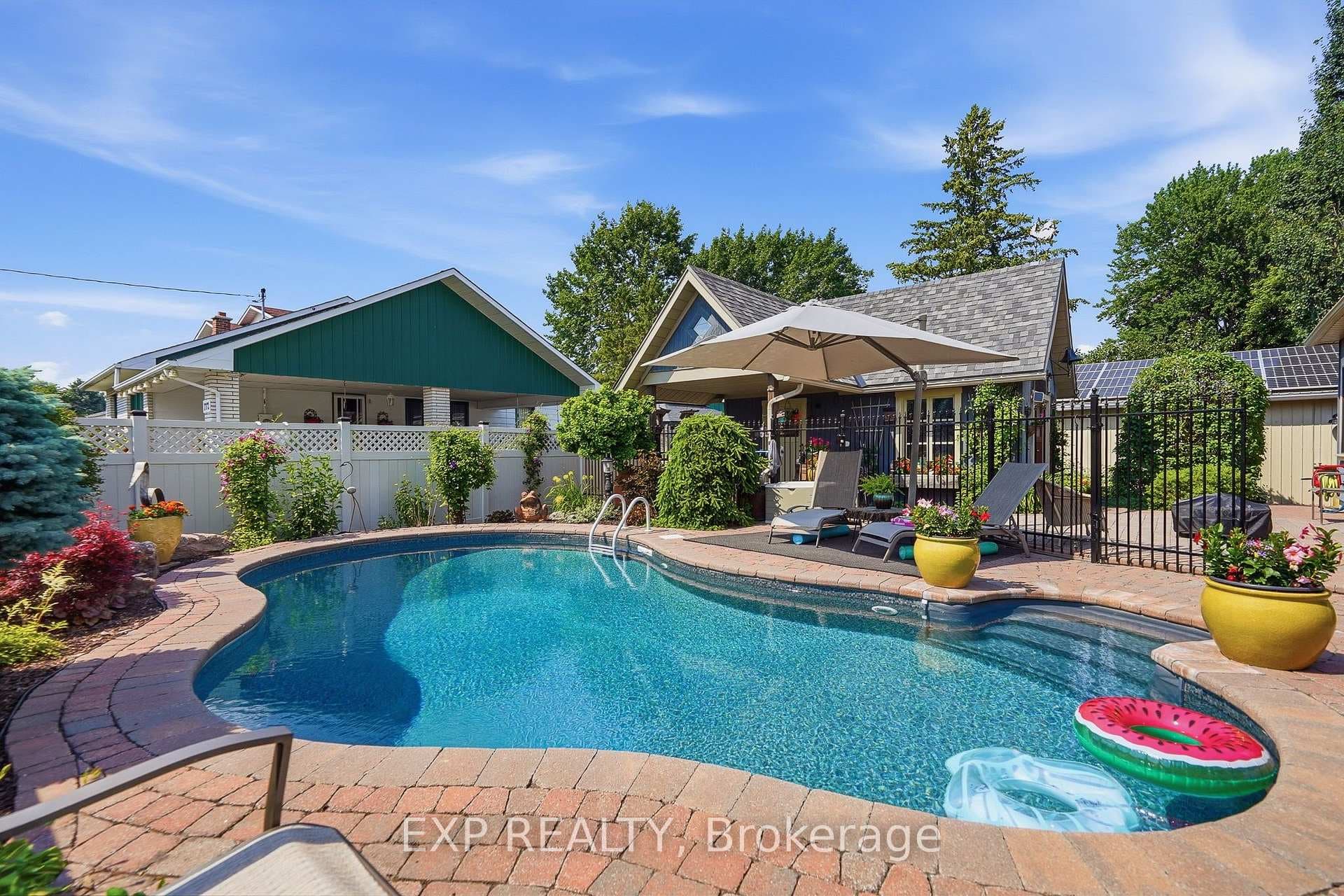 702 Dollard Street photo 39