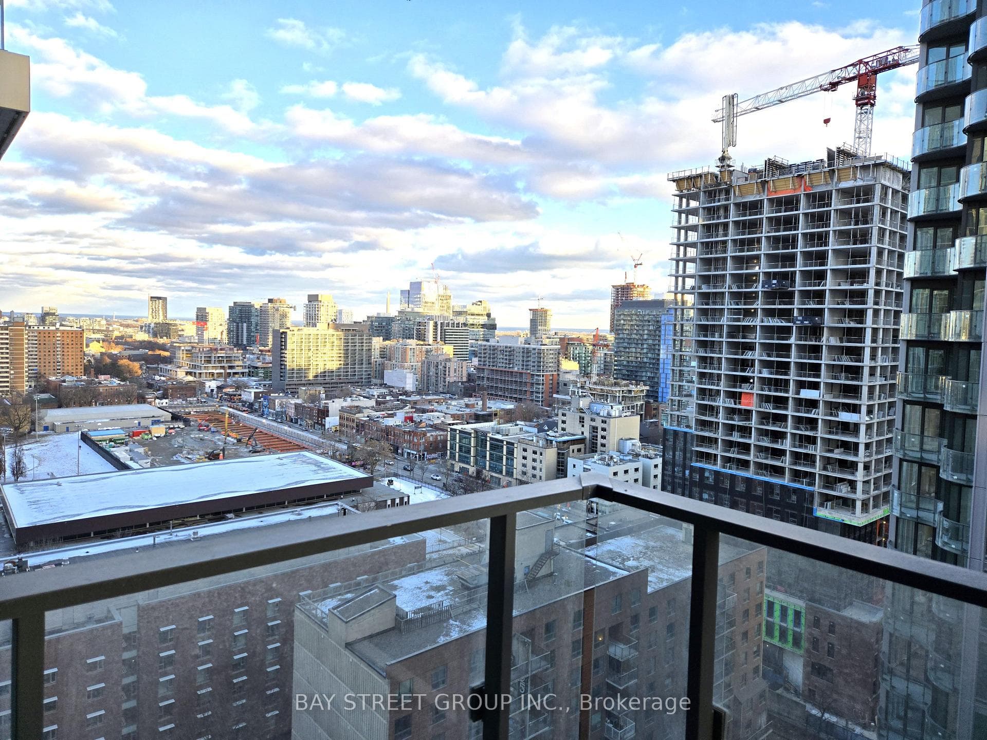 77 Shuter Street Unit 2105 photo 8