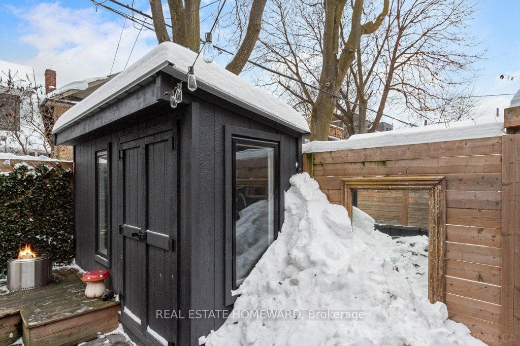 9 Bertmount Avenue photo 21