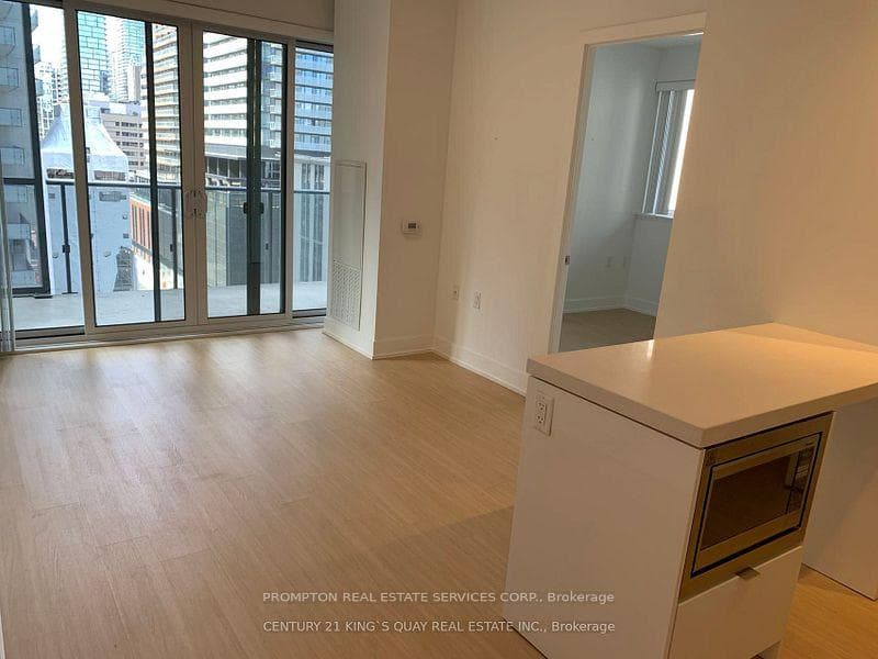 7 Grenville Street Unit 1105 photo 2