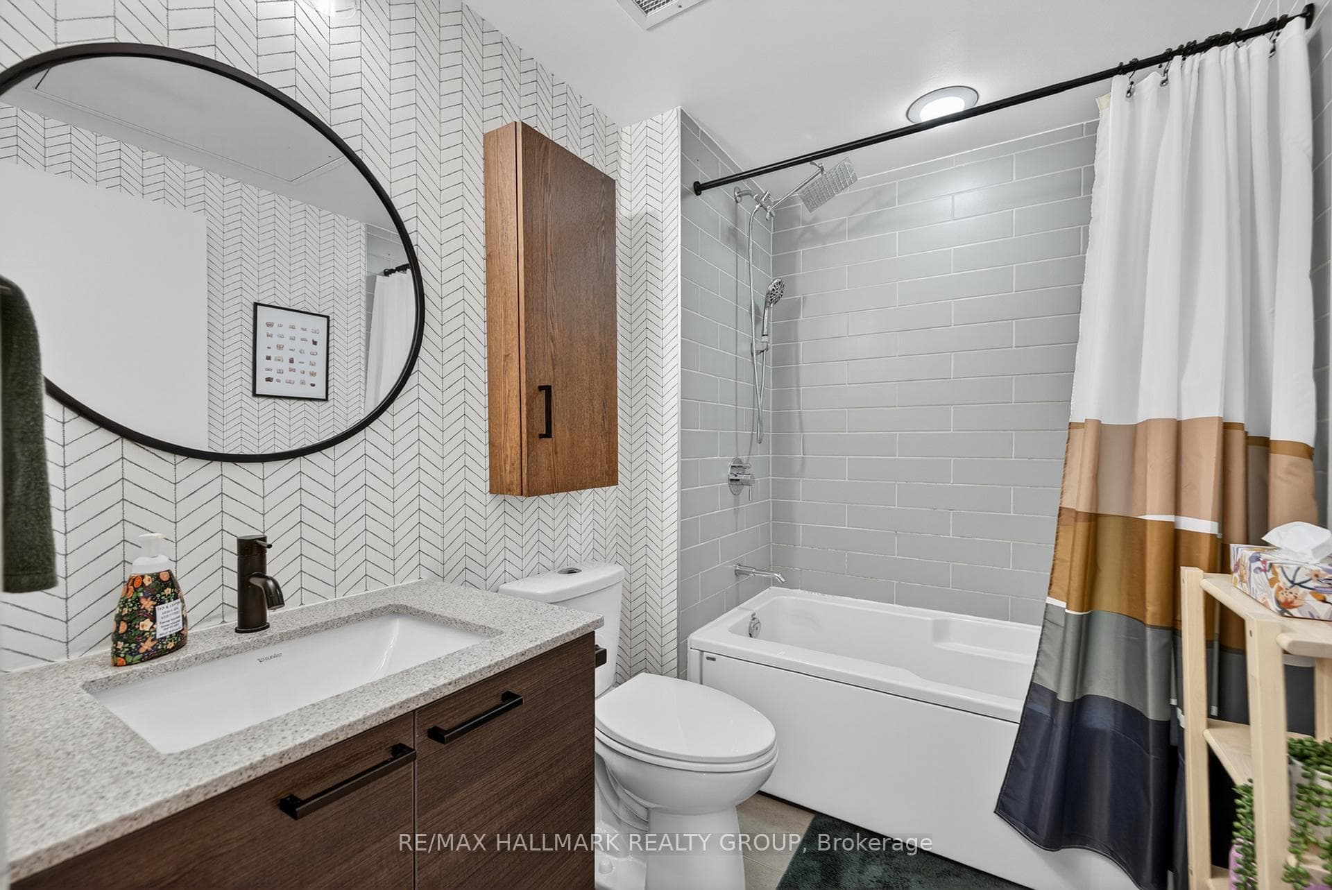 349 Mcleod Street Unit 634 photo 18