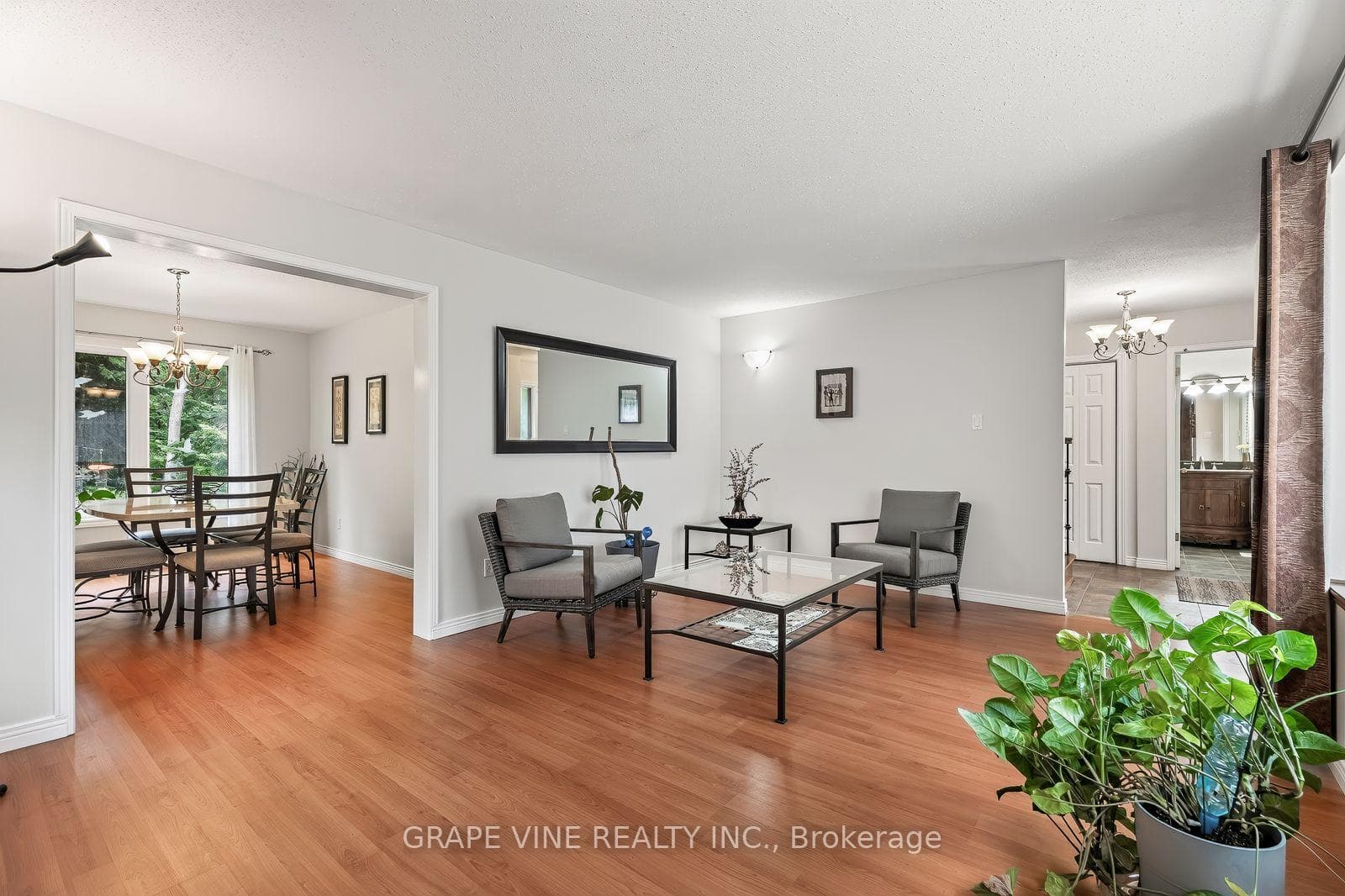 109 MIDVALE Drive photo 12
