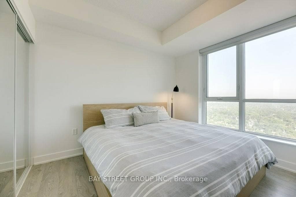 7 Mabelle Avenue Unit 4403 photo 5