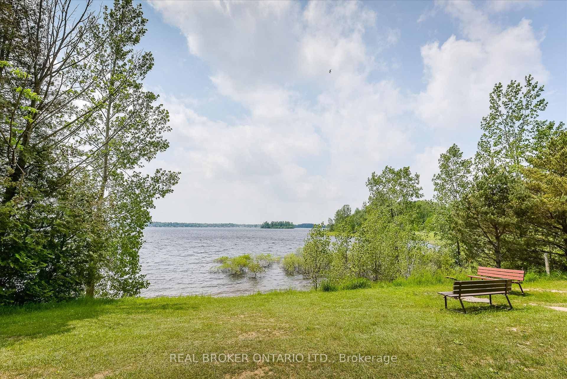 127 Cedar Crescent photo 38