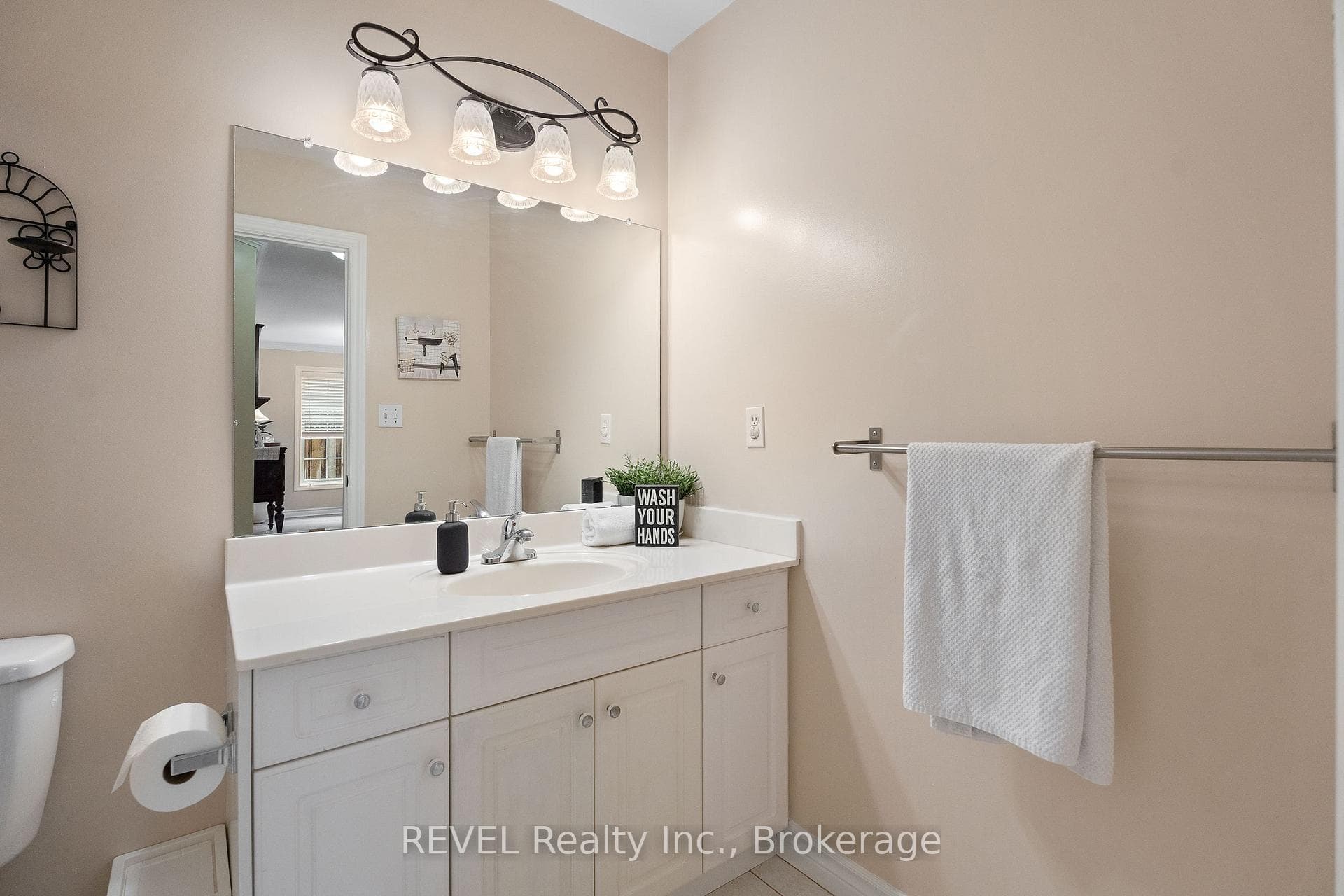Main bathroom