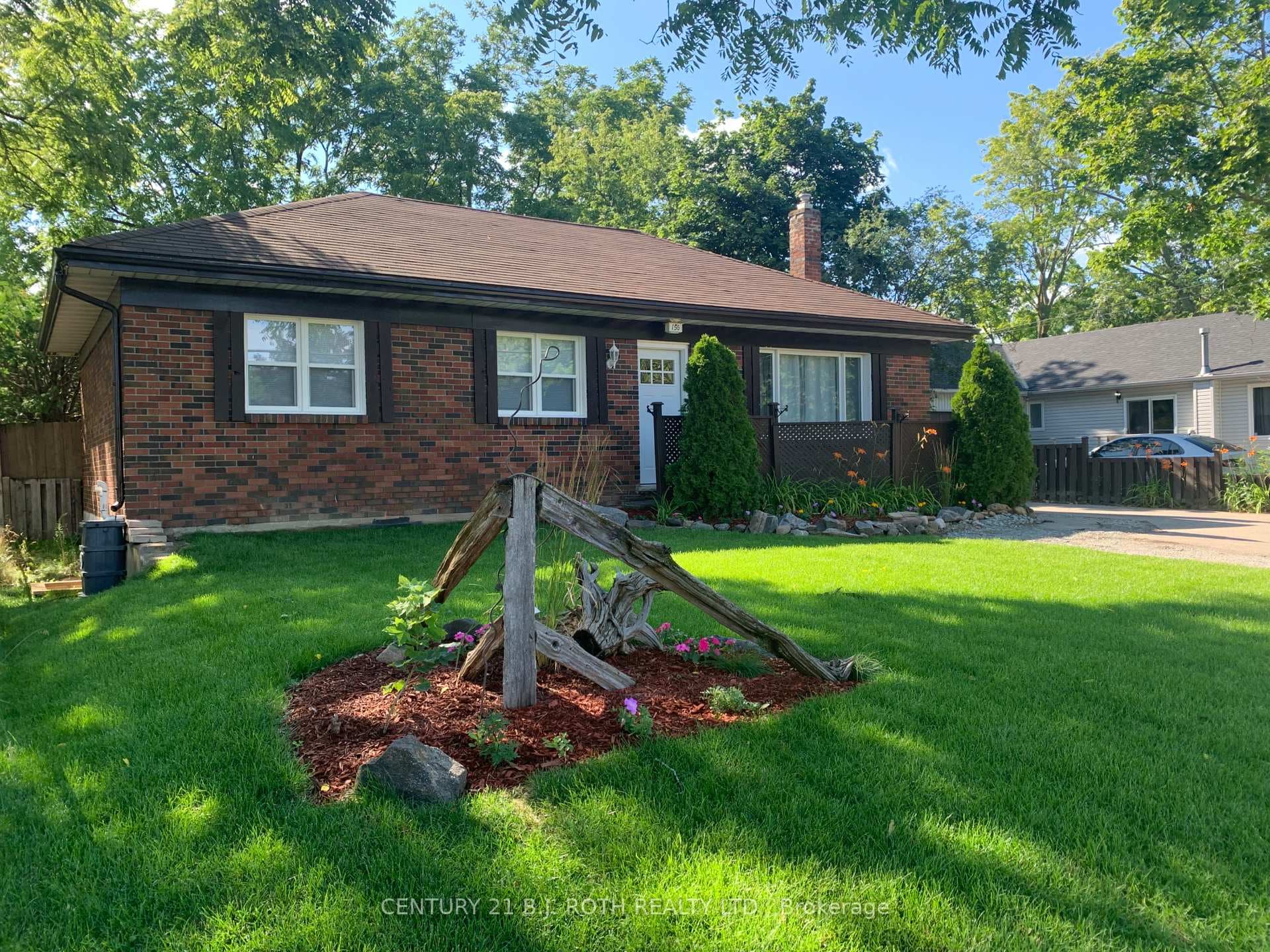 156 Puget Street photo 1